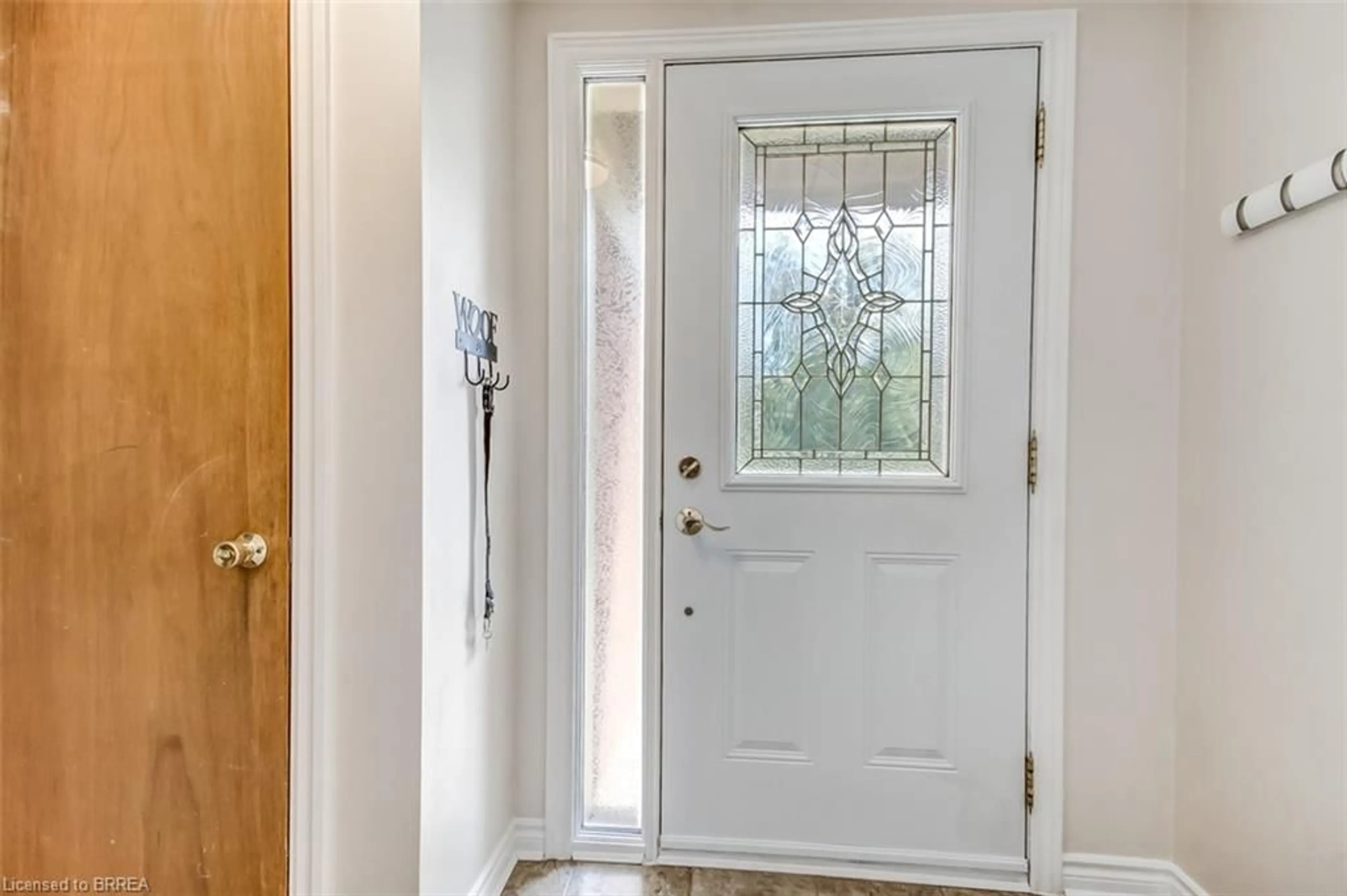 Indoor entryway for 207 Dunsdon St, Brantford Ontario N3R 7H7