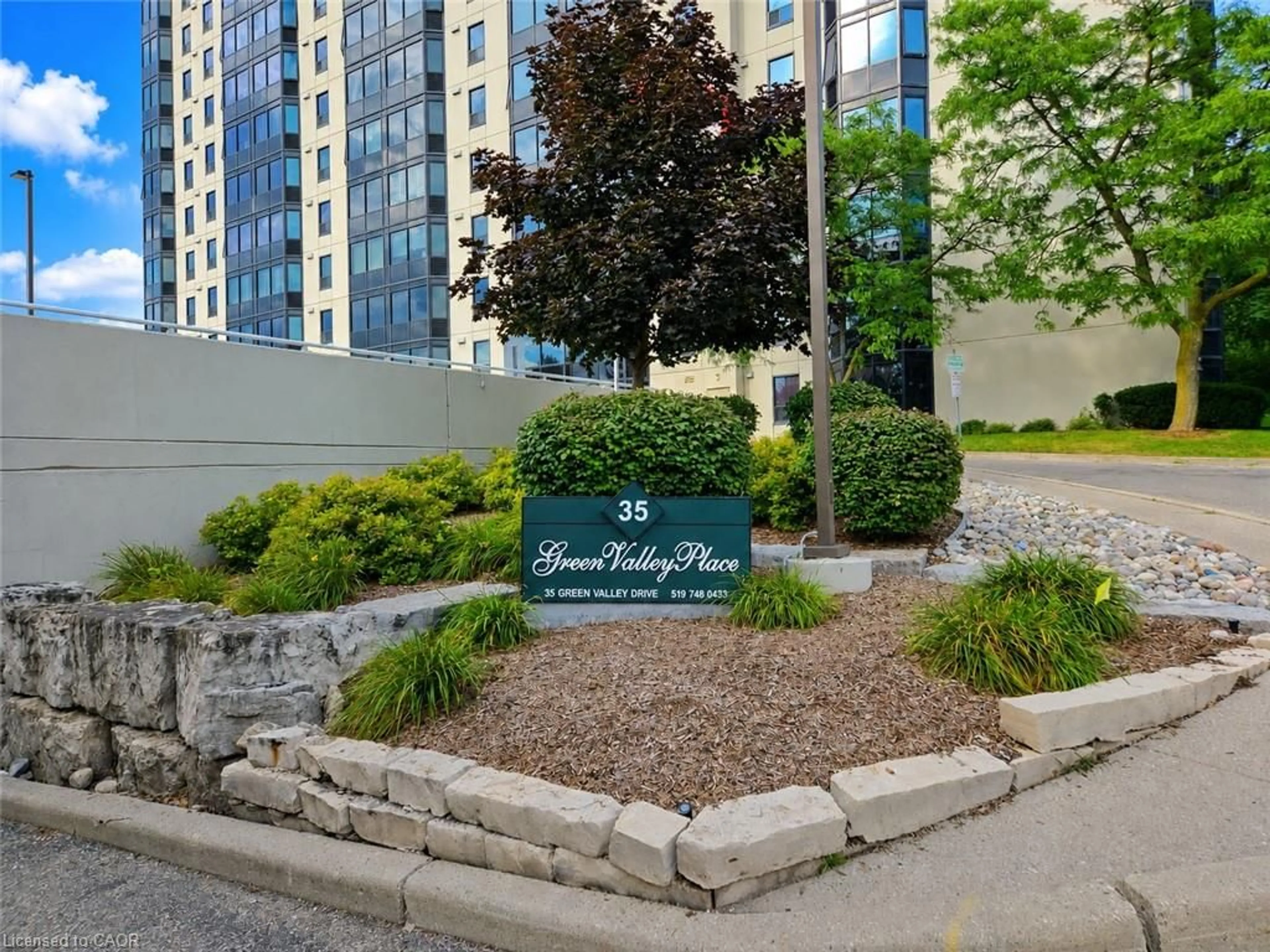 Indoor entryway for 35 Green Valley Dr #1511, Kitchener Ontario N2P 2A5