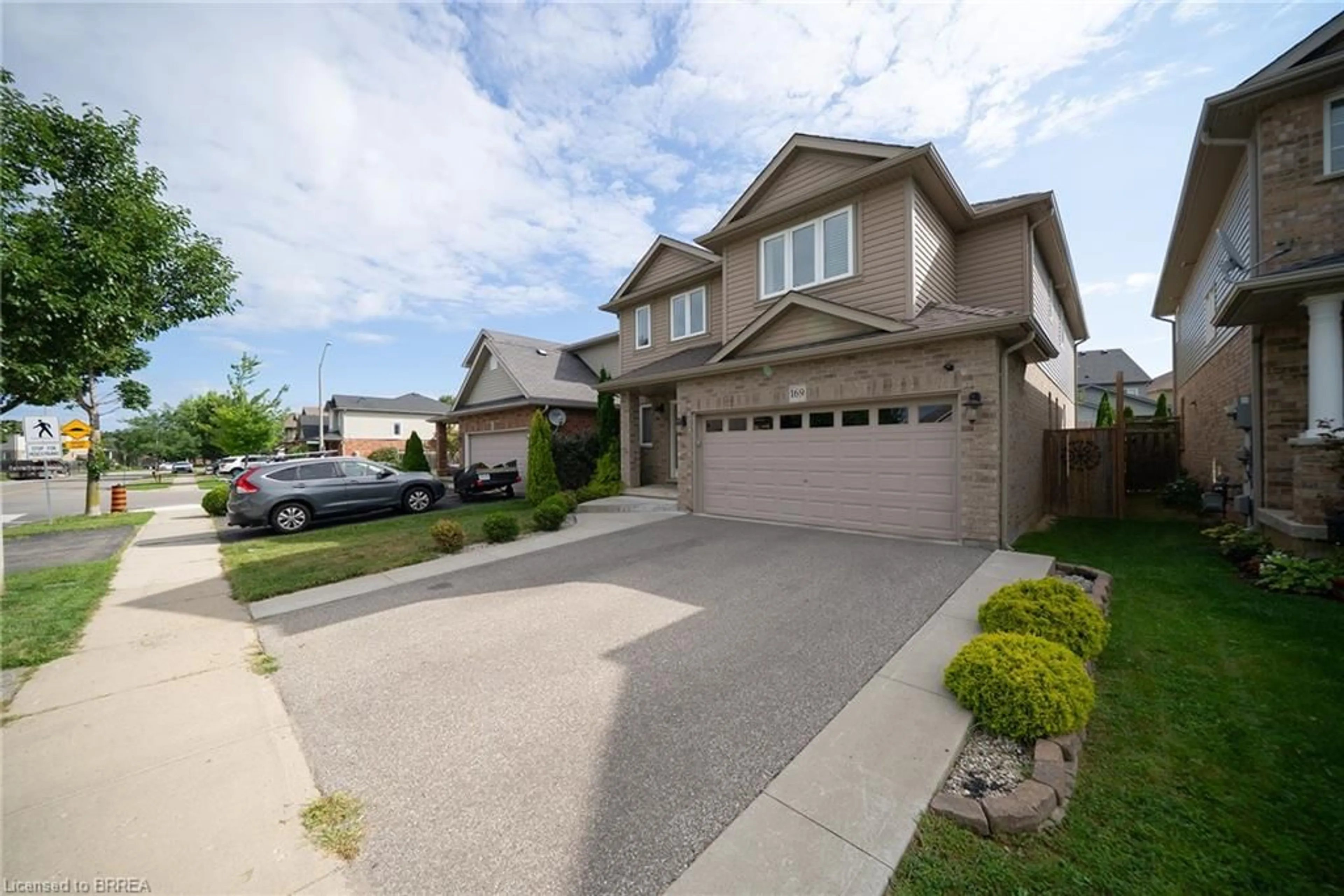 A pic from outside/outdoor area/front of a property/back of a property/a pic from drone, street for 169 Mcguiness Dr, Brantford Ontario N3T 6R4
