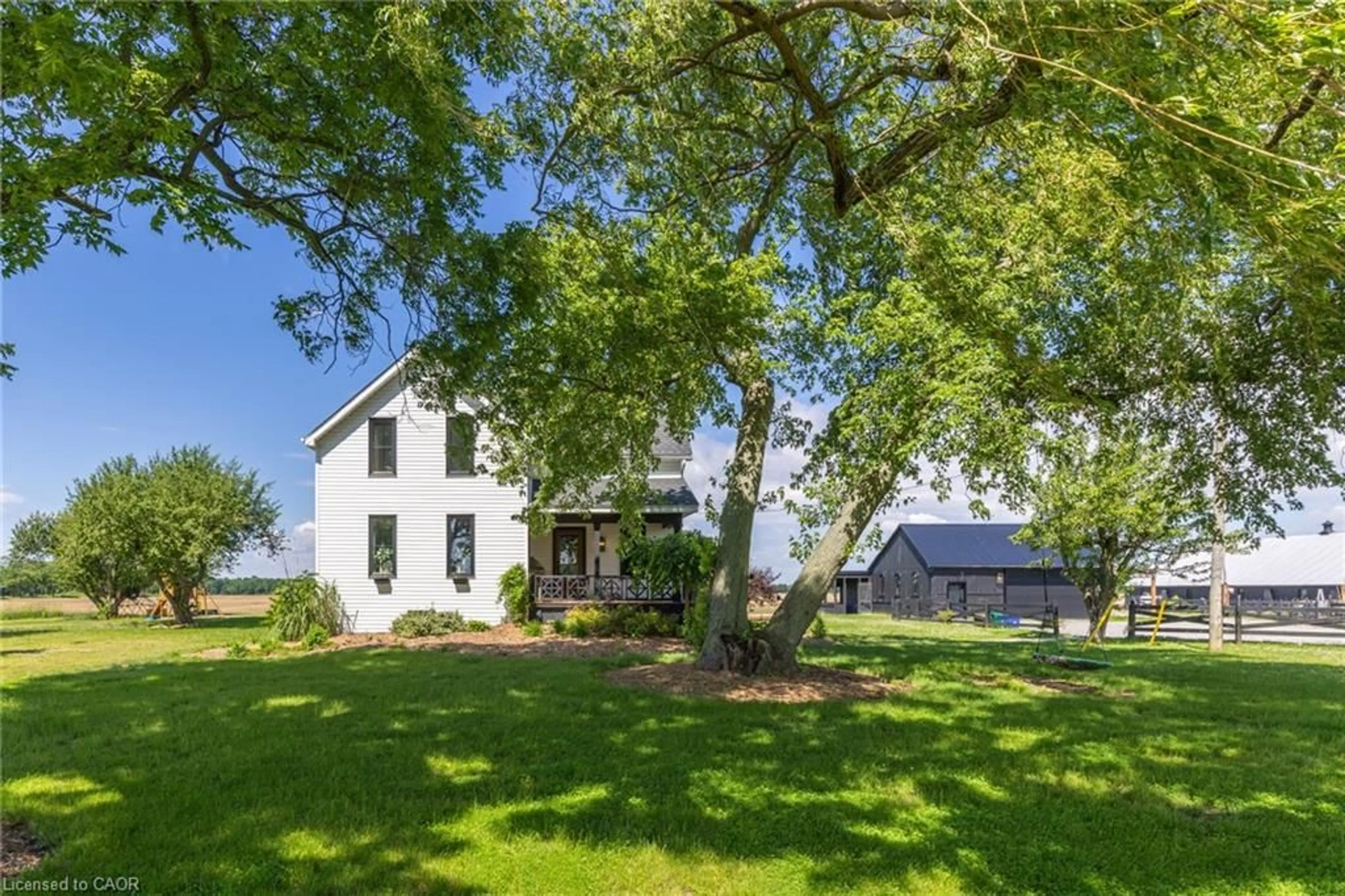 A pic from outside/outdoor area/front of a property/back of a property/a pic from drone, unknown for 110 Cream St, Fenwick Ontario L0S 1C0