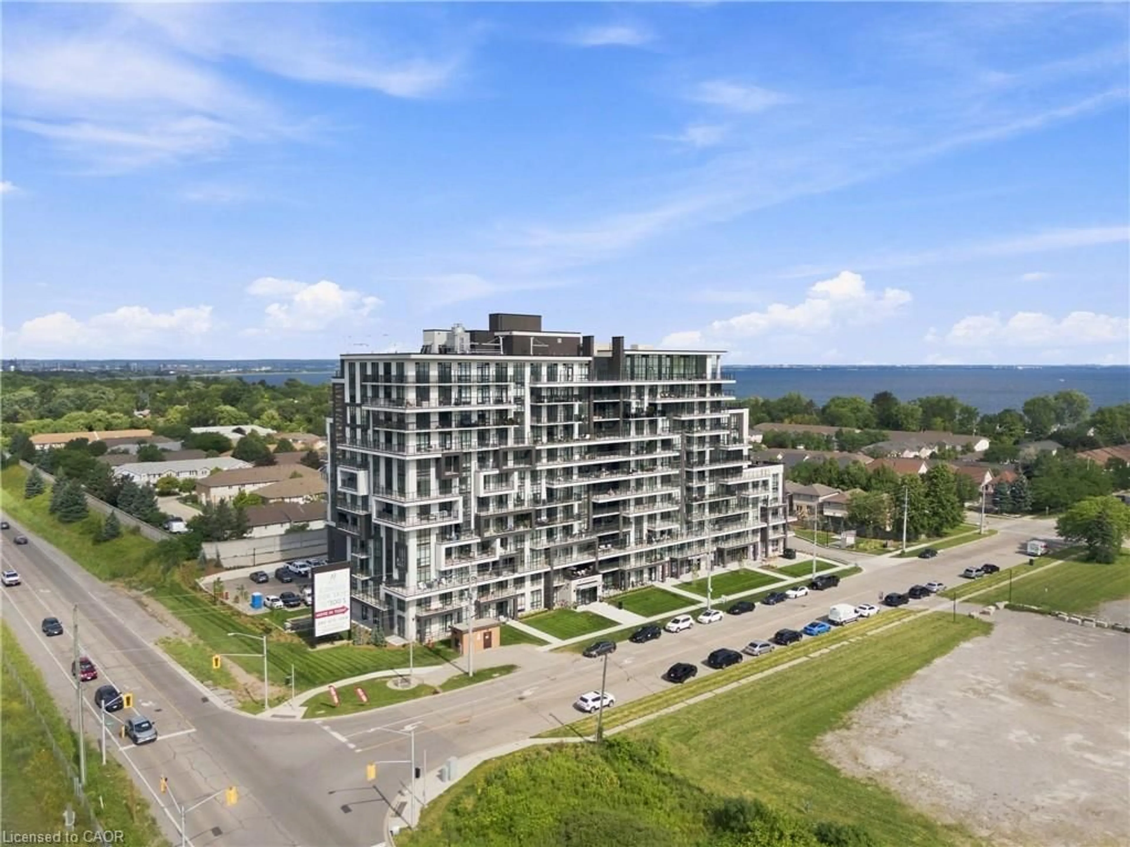 A pic from outside/outdoor area/front of a property/back of a property/a pic from drone, building for 461 Green Rd #921, Stoney Creek Ontario L8E 0L5