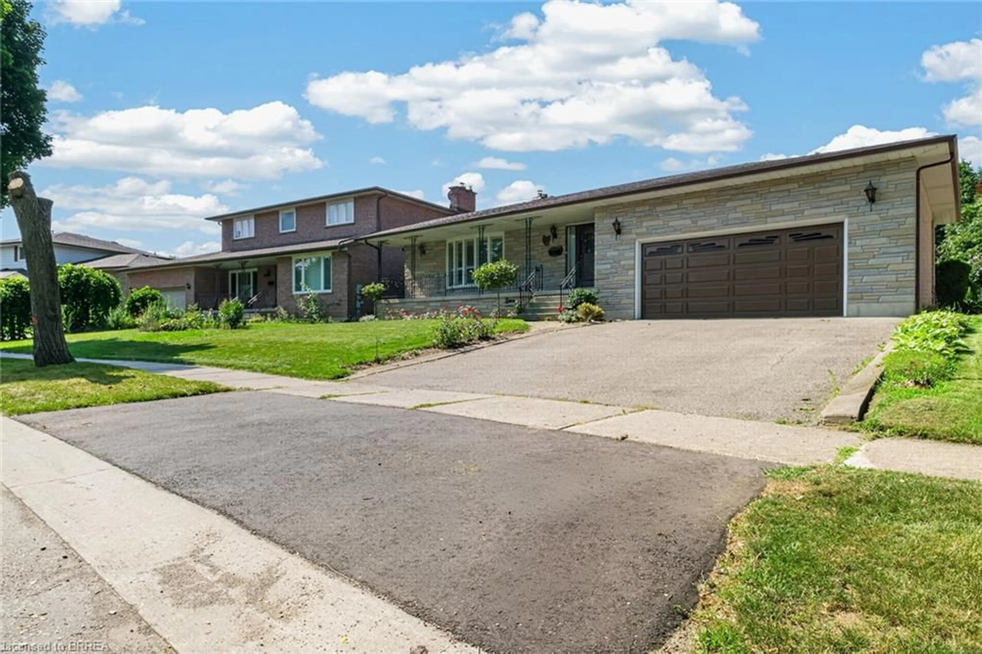 Home with brick exterior material, street for 115 Greenfield Rd, Brantford Ontario N3R 7B9