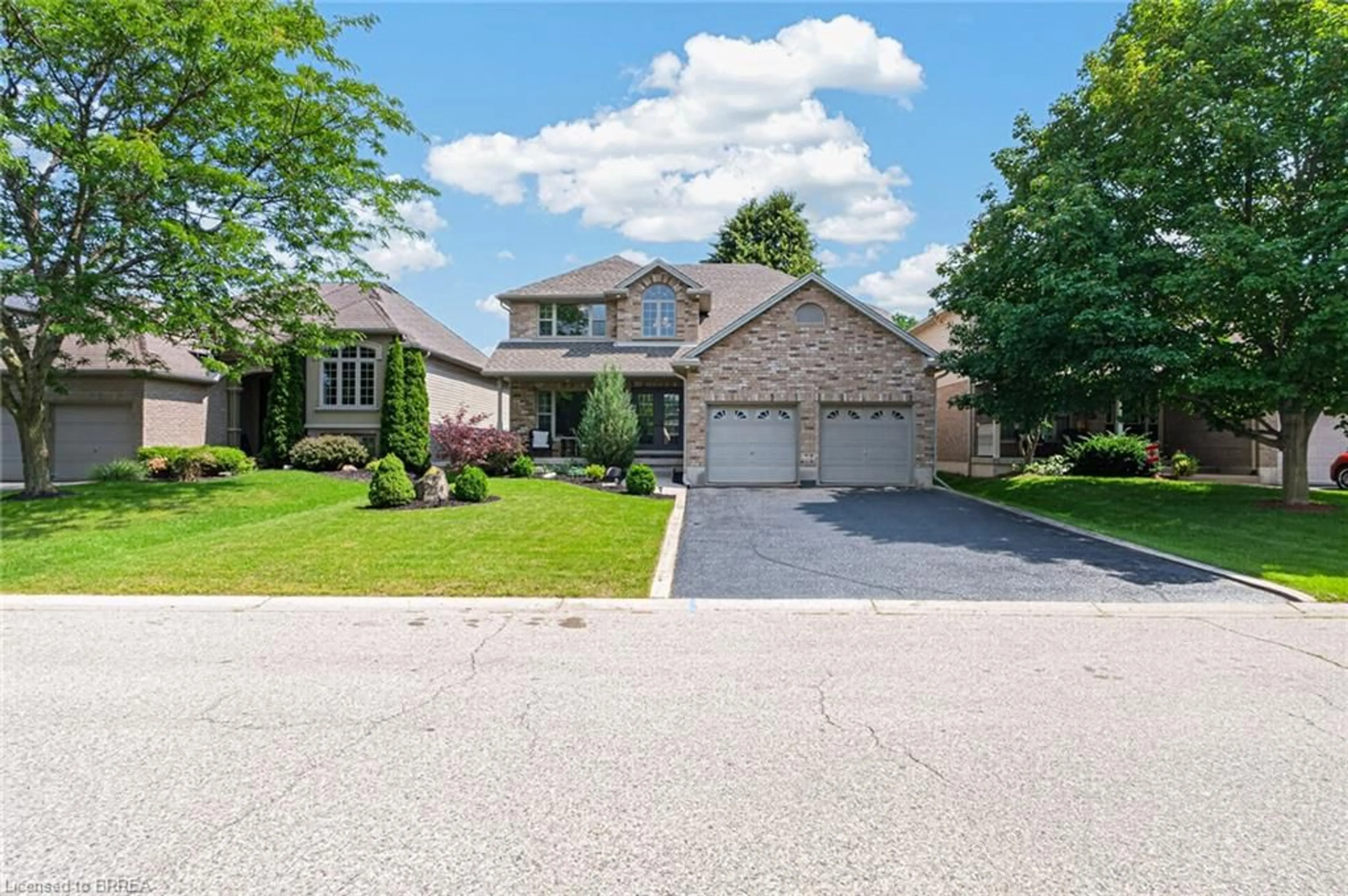 Home with brick exterior material, street for 224 Dundas St, Paris Ontario N3L 4H2
