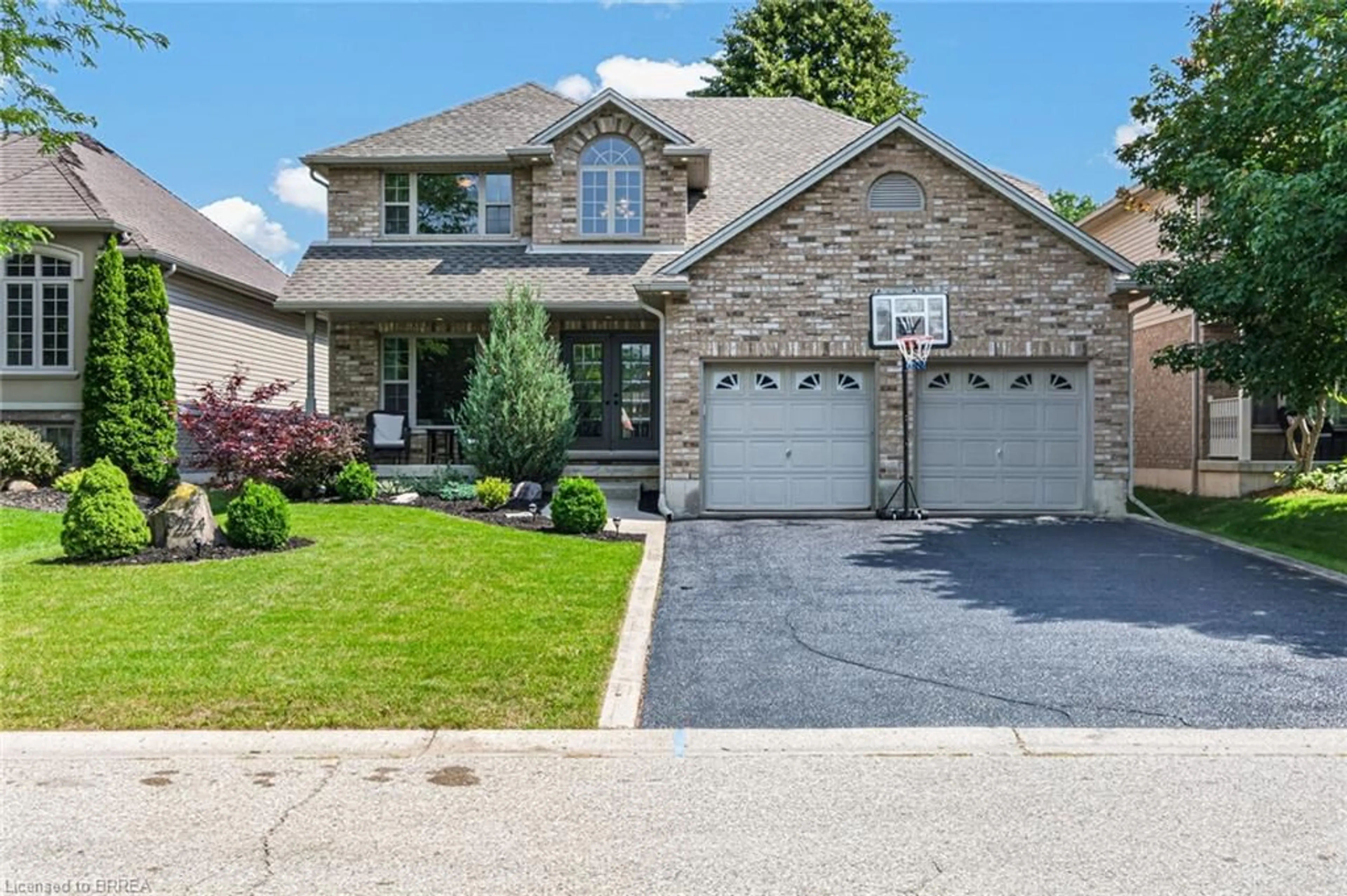 Home with brick exterior material, street for 224 Dundas St, Paris Ontario N3L 4H2