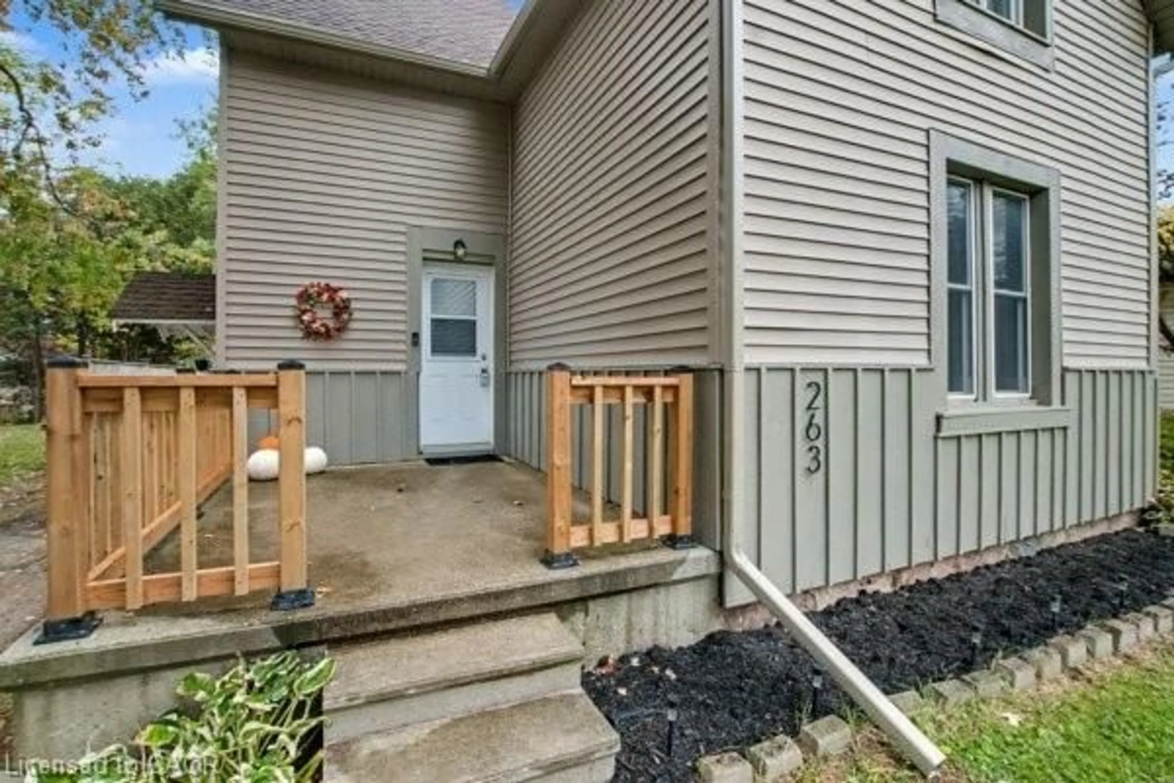Unknown for 263 Cumberland St, Palmerston Ontario N0G 2P0