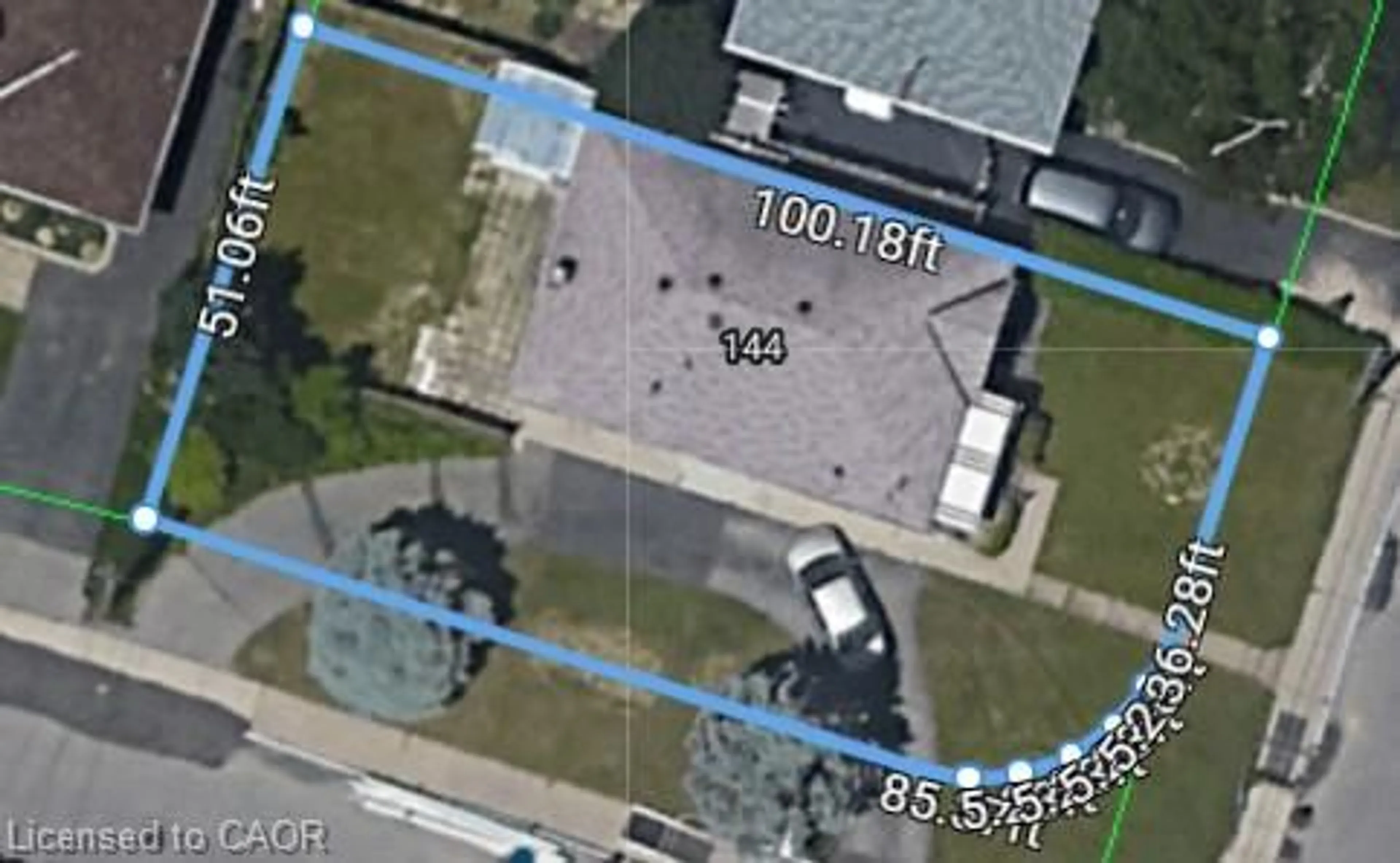 A pic from outside/outdoor area/front of a property/back of a property/a pic from drone, street for 144 Rendell Blvd, Hamilton Ontario L8T 3P6