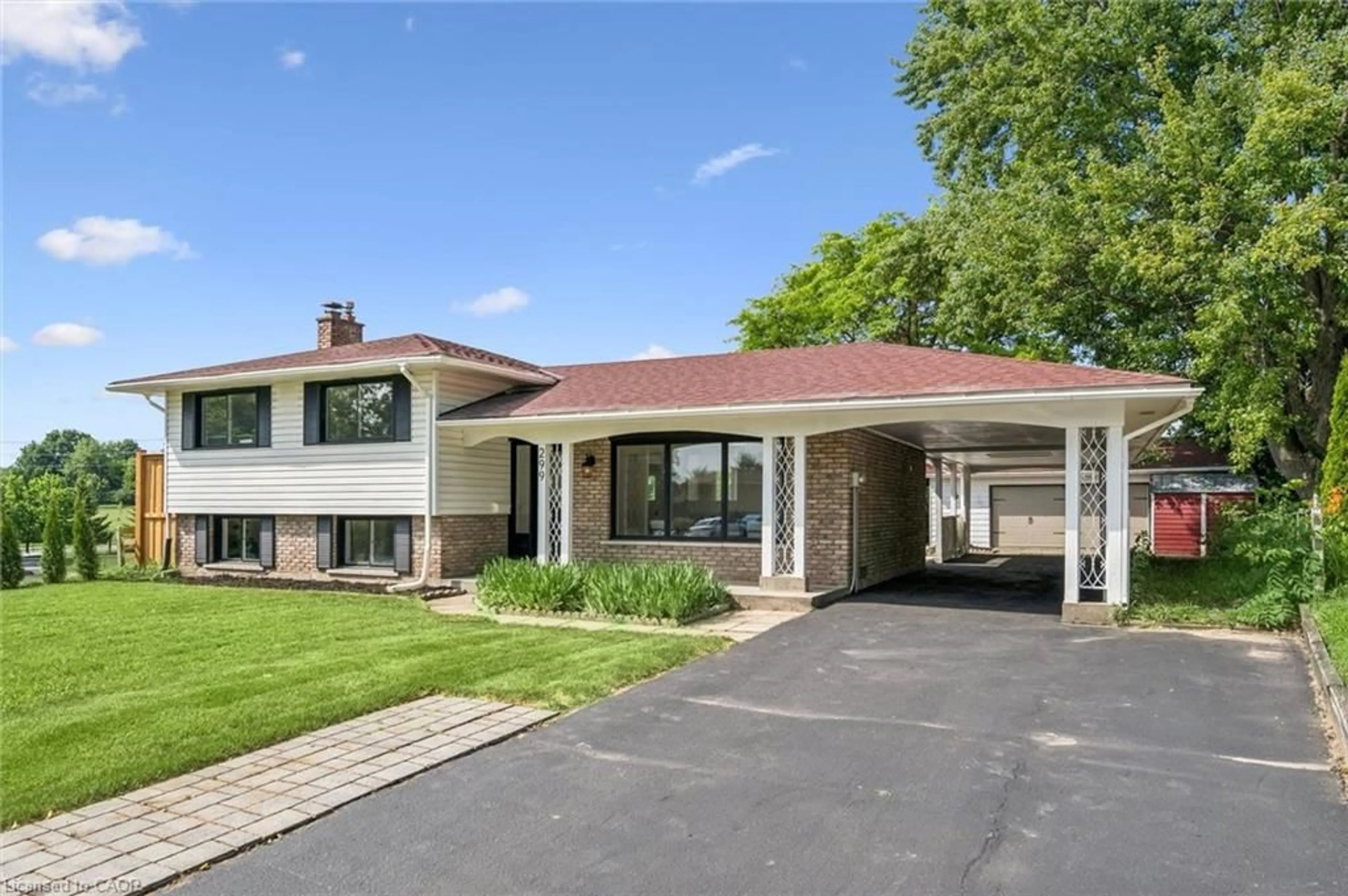 Home with brick exterior material, street for 299 Dale Cres, Waterloo Ontario N2J 3Y4