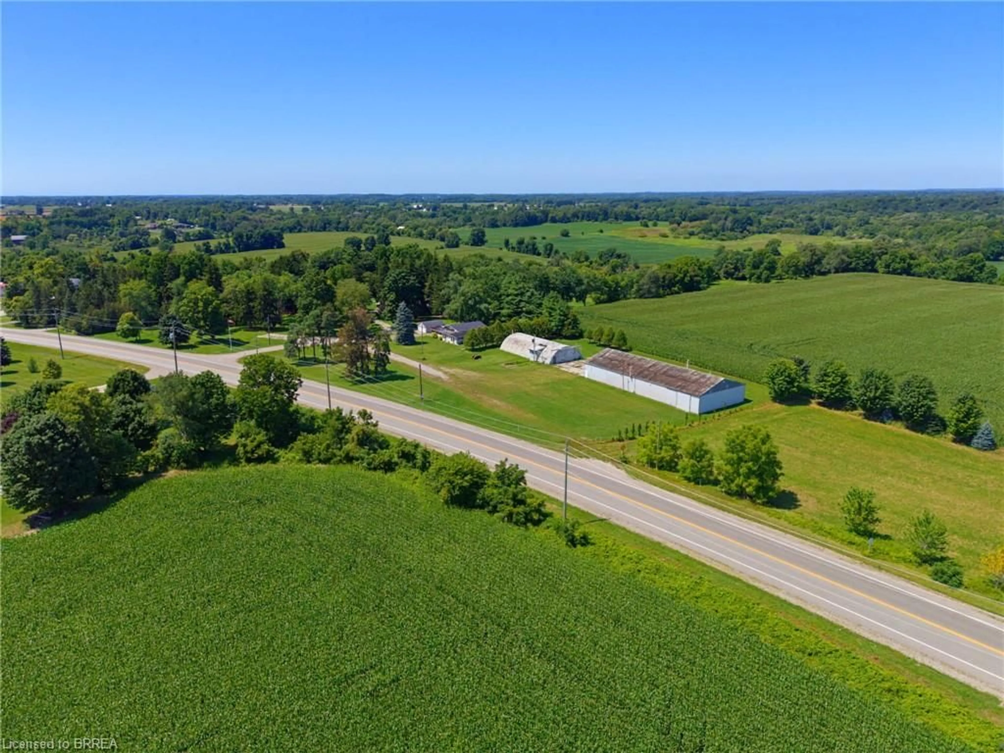 A pic from outside/outdoor area/front of a property/back of a property/a pic from drone, unknown for 416 King Edward St, Paris Ontario N3L 3E3