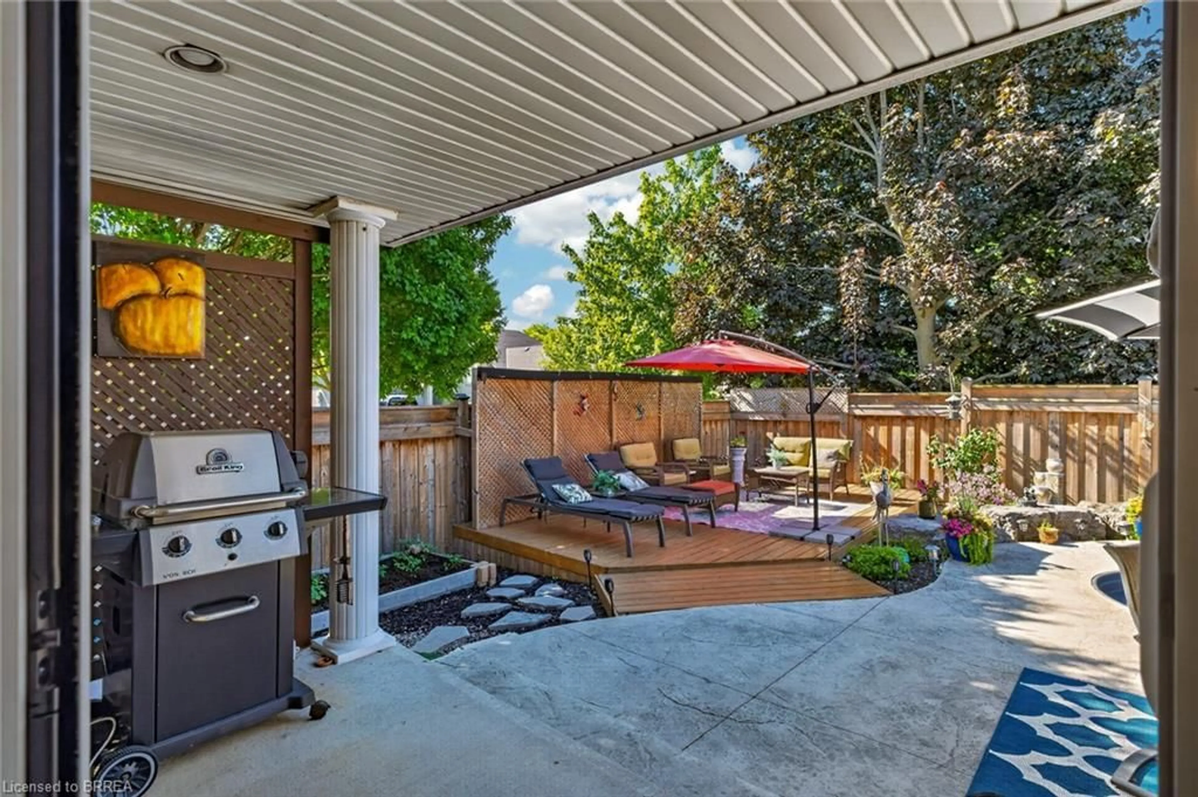 Patio, street for 62 Varley Cres, Brantford Ontario N3R 7Z7