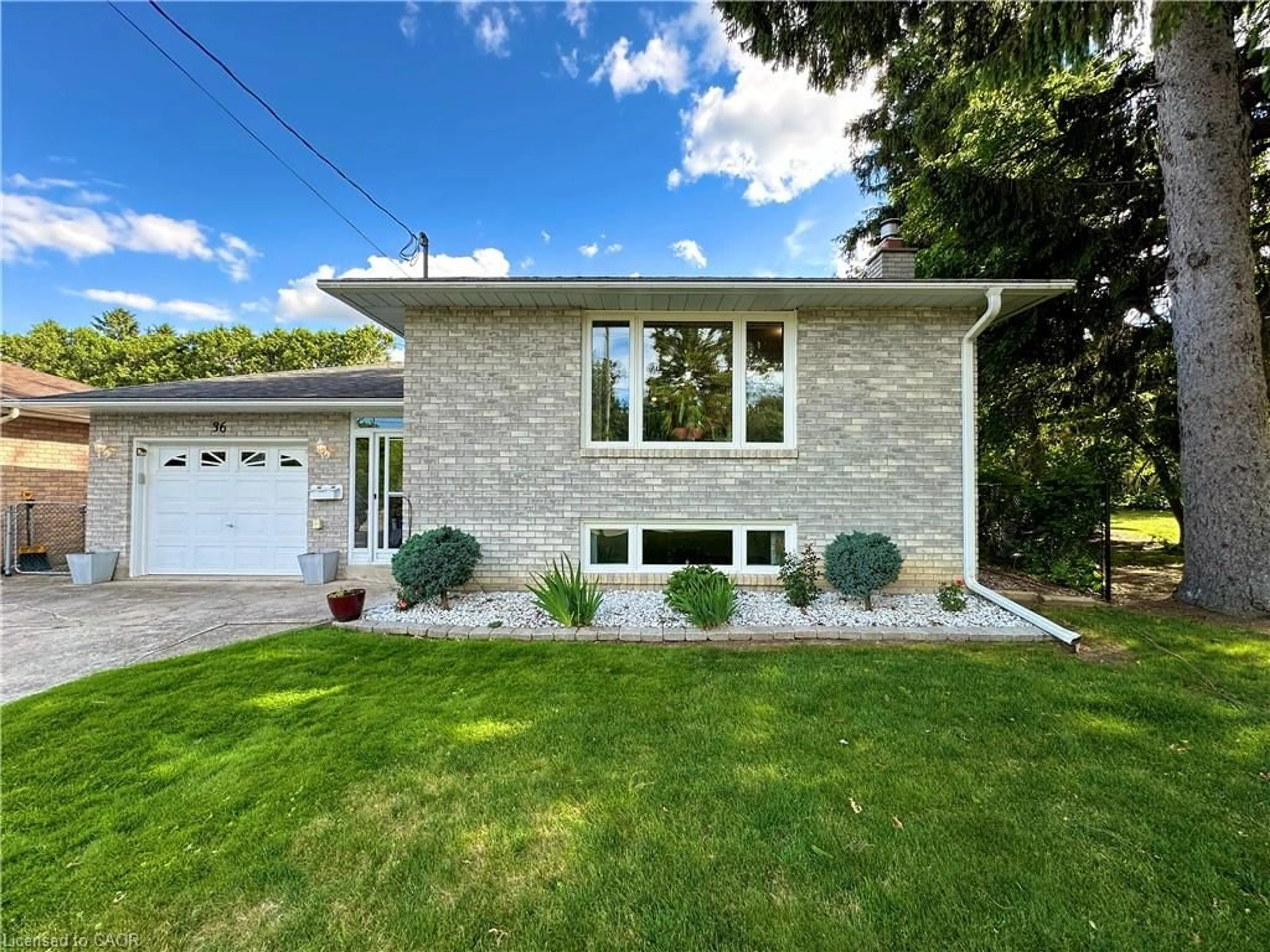 Home with brick exterior material, street for 36 Oakhill Dr, Brantford Ontario N3T 1R1