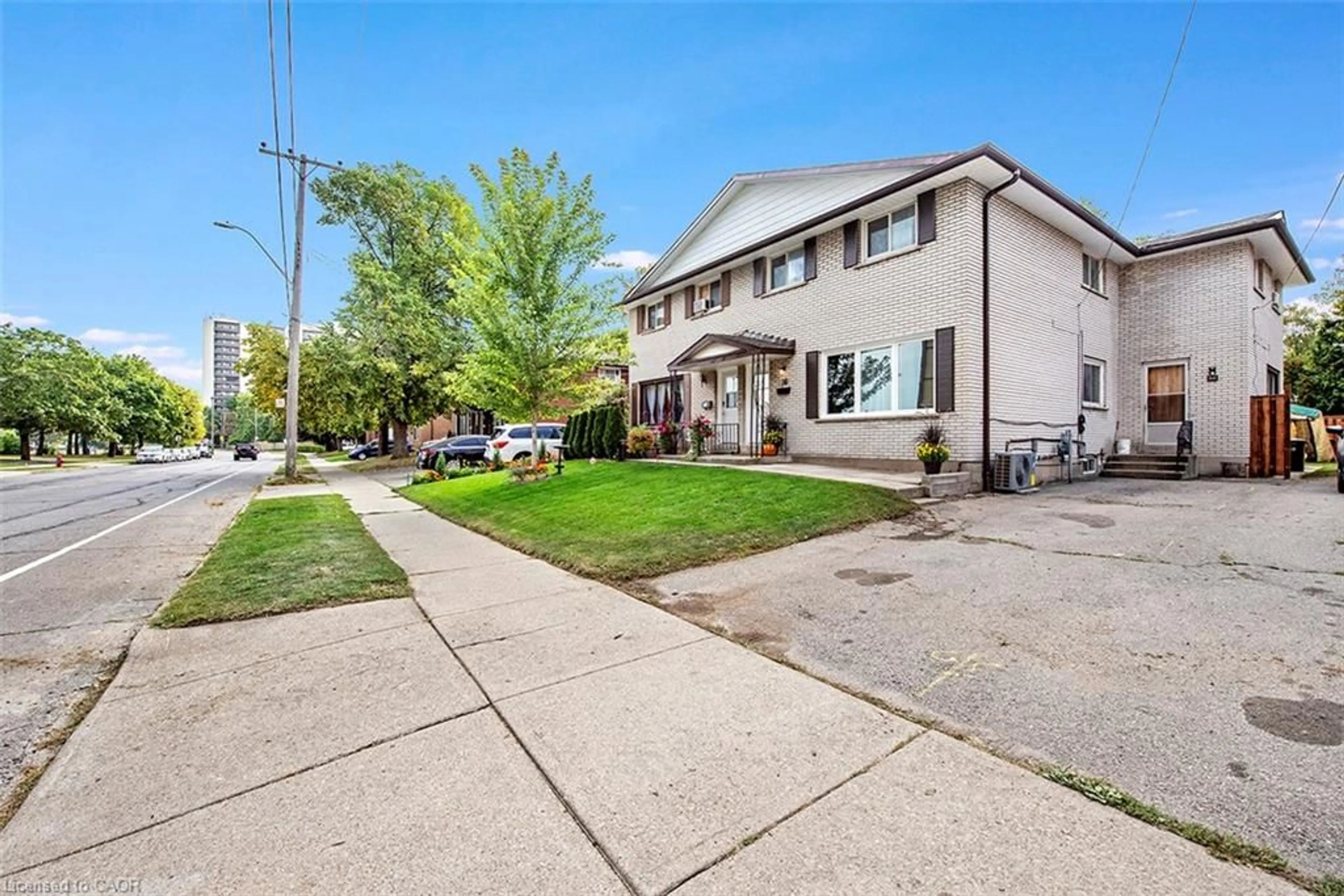 Unknown for 88 & 90 Delawana Dr, Hamilton Ontario L8E 1G4