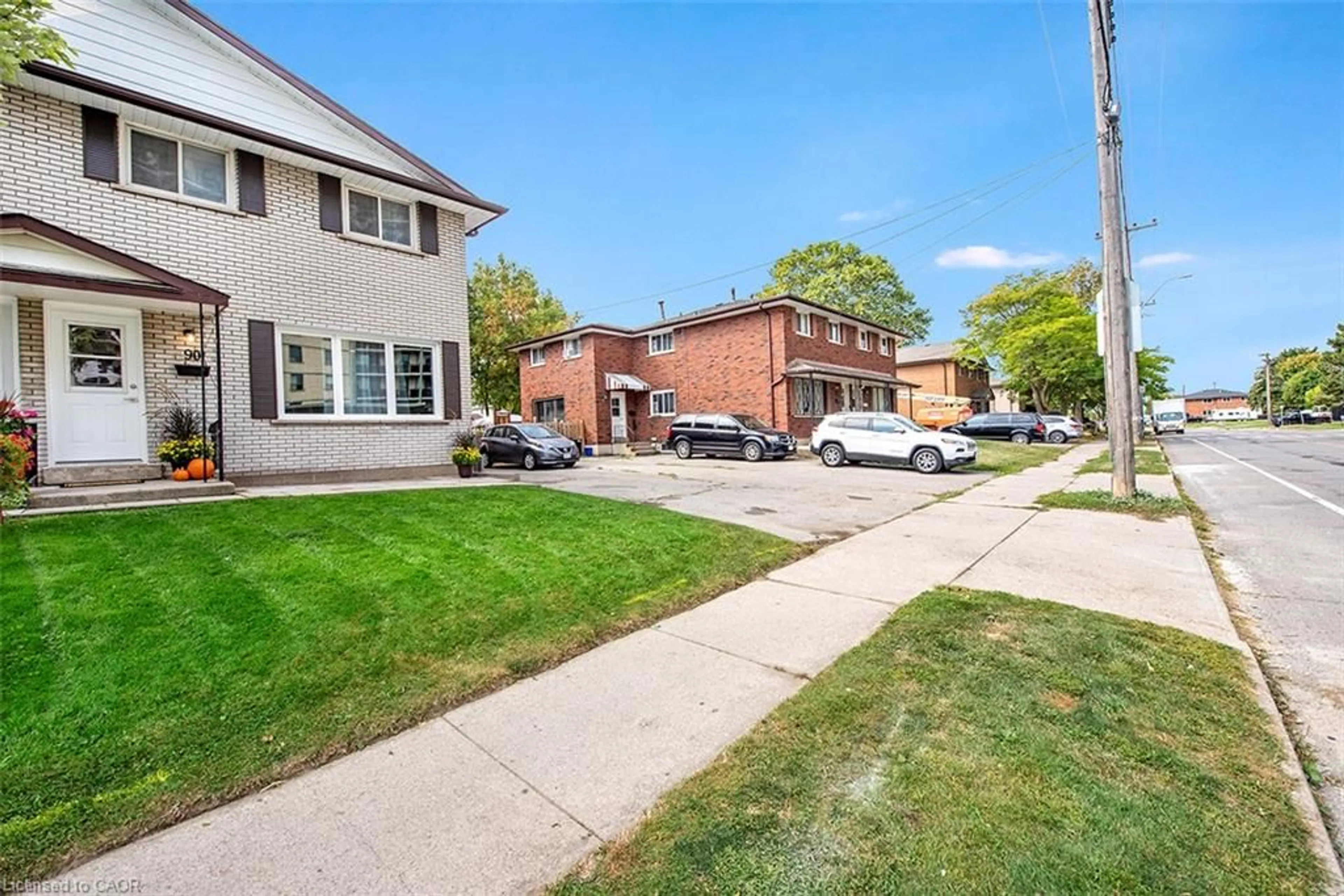 Unknown for 88 & 90 Delawana Dr, Hamilton Ontario L8E 1G4