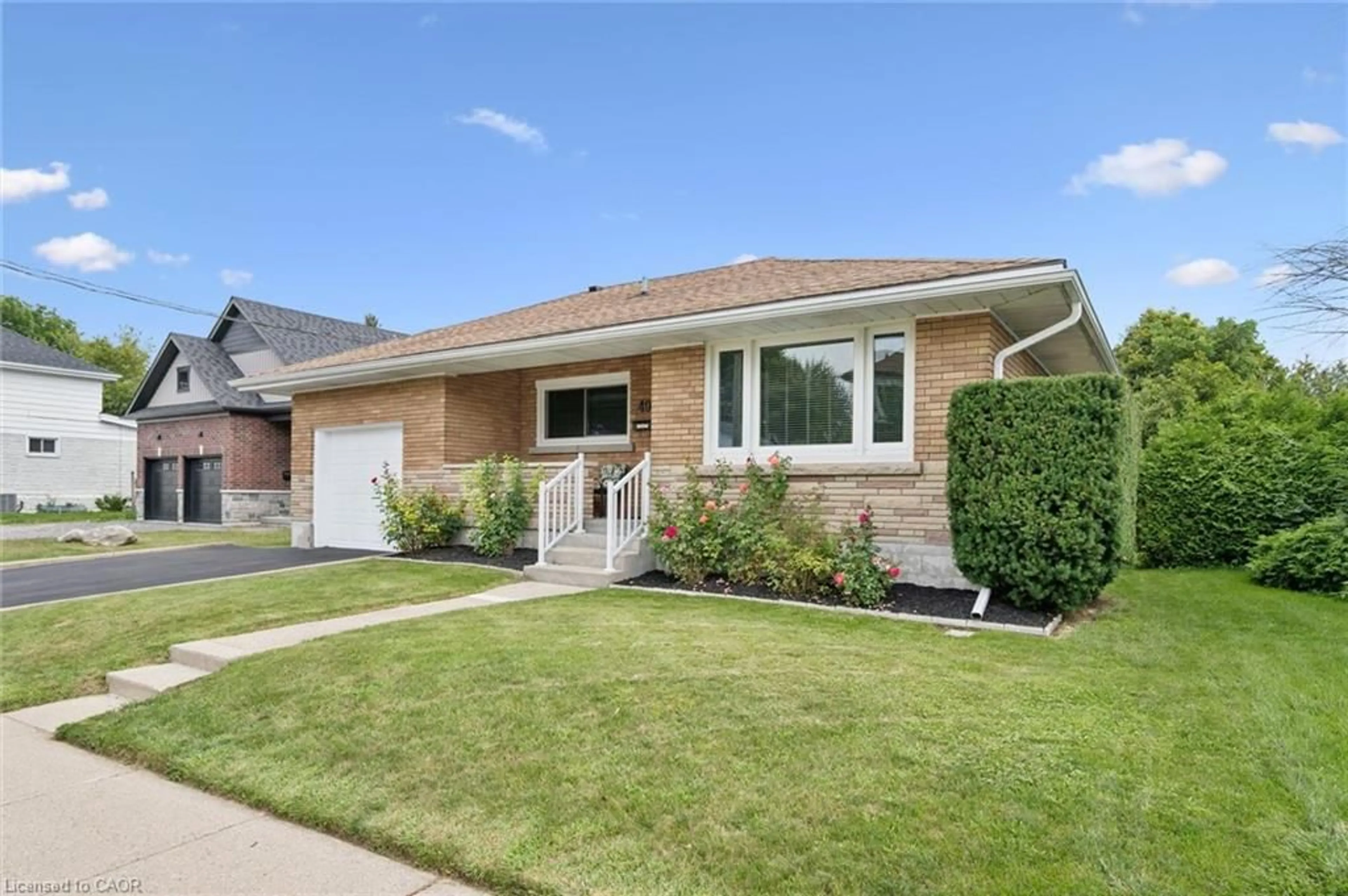 Home with brick exterior material, street for 49 East St, Cambridge Ontario N1R 4P2