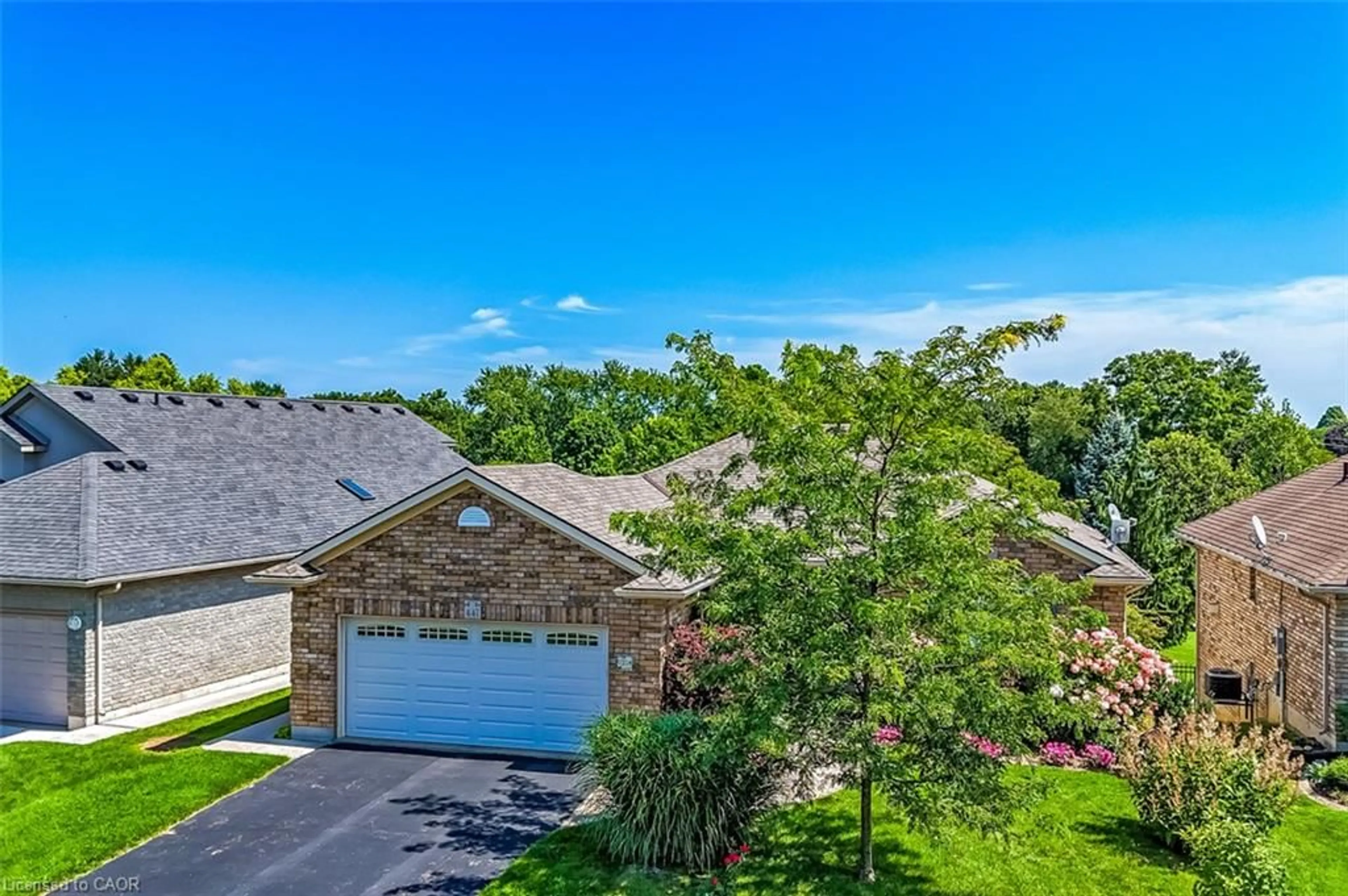A pic from outside/outdoor area/front of a property/back of a property/a pic from drone, street for 447 Queen St, Simcoe Ontario N3Y 5N1