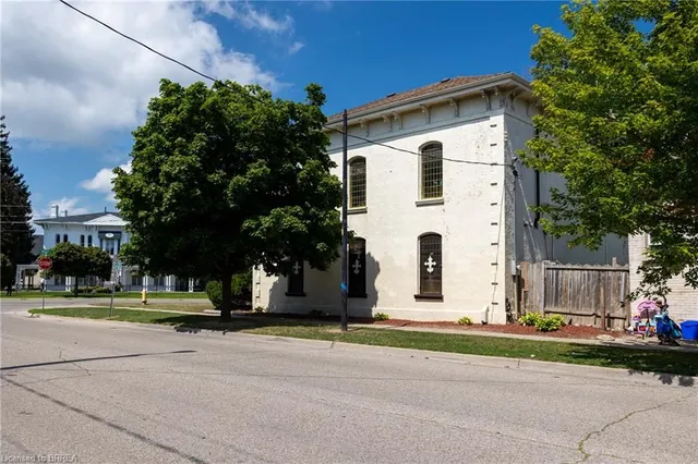99 West St, Brantford 4