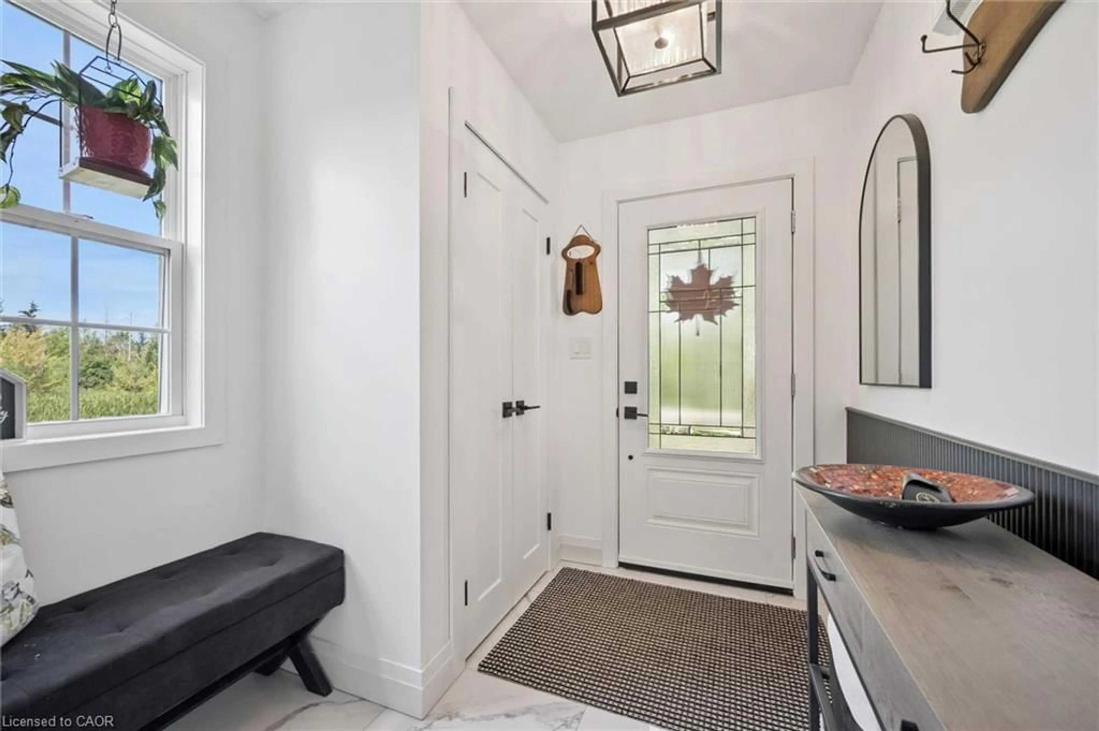 Indoor entryway for 439 Beaver Creek Rd, Waterloo Ontario N2V 2J8