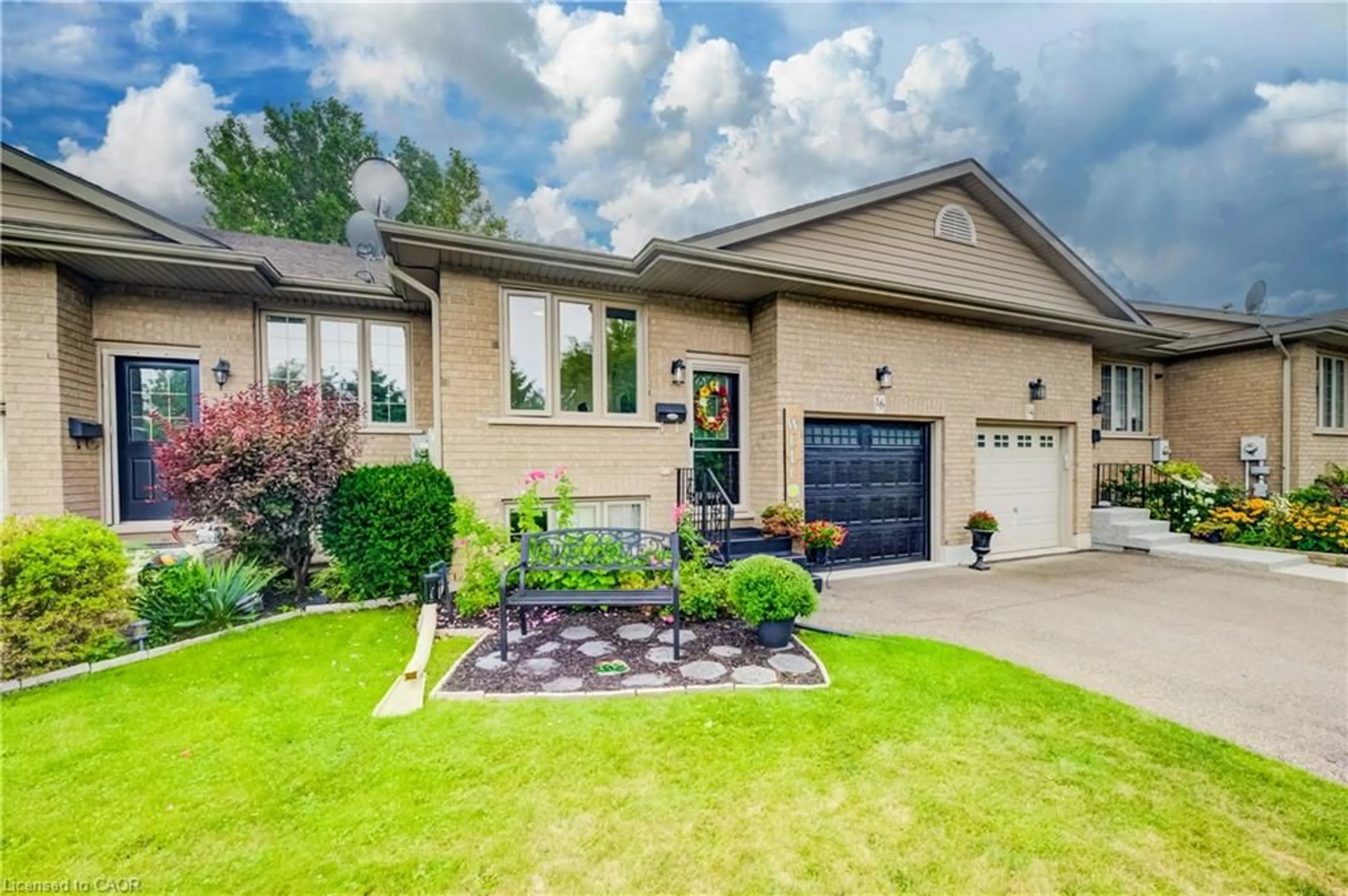 Home with brick exterior material, street for 16 Steed Crt, Brantford Ontario N3S 0B7