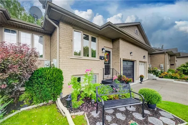 16 Steed Crt, Brantford 4