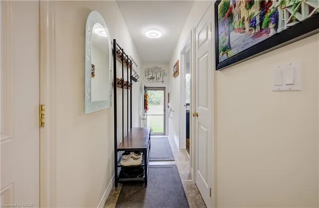 16 Steed Crt, Brantford 5