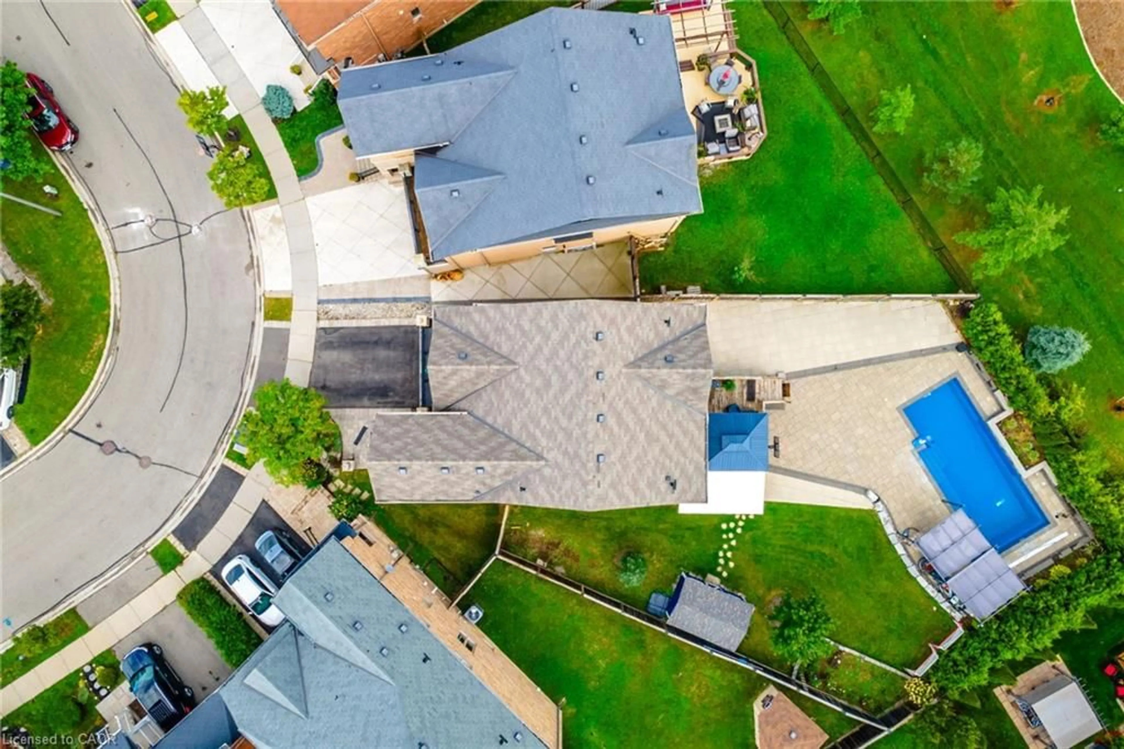 A pic from outside/outdoor area/front of a property/back of a property/a pic from drone, street for 200 Giddings Cres, Milton Ontario L9T 7A7