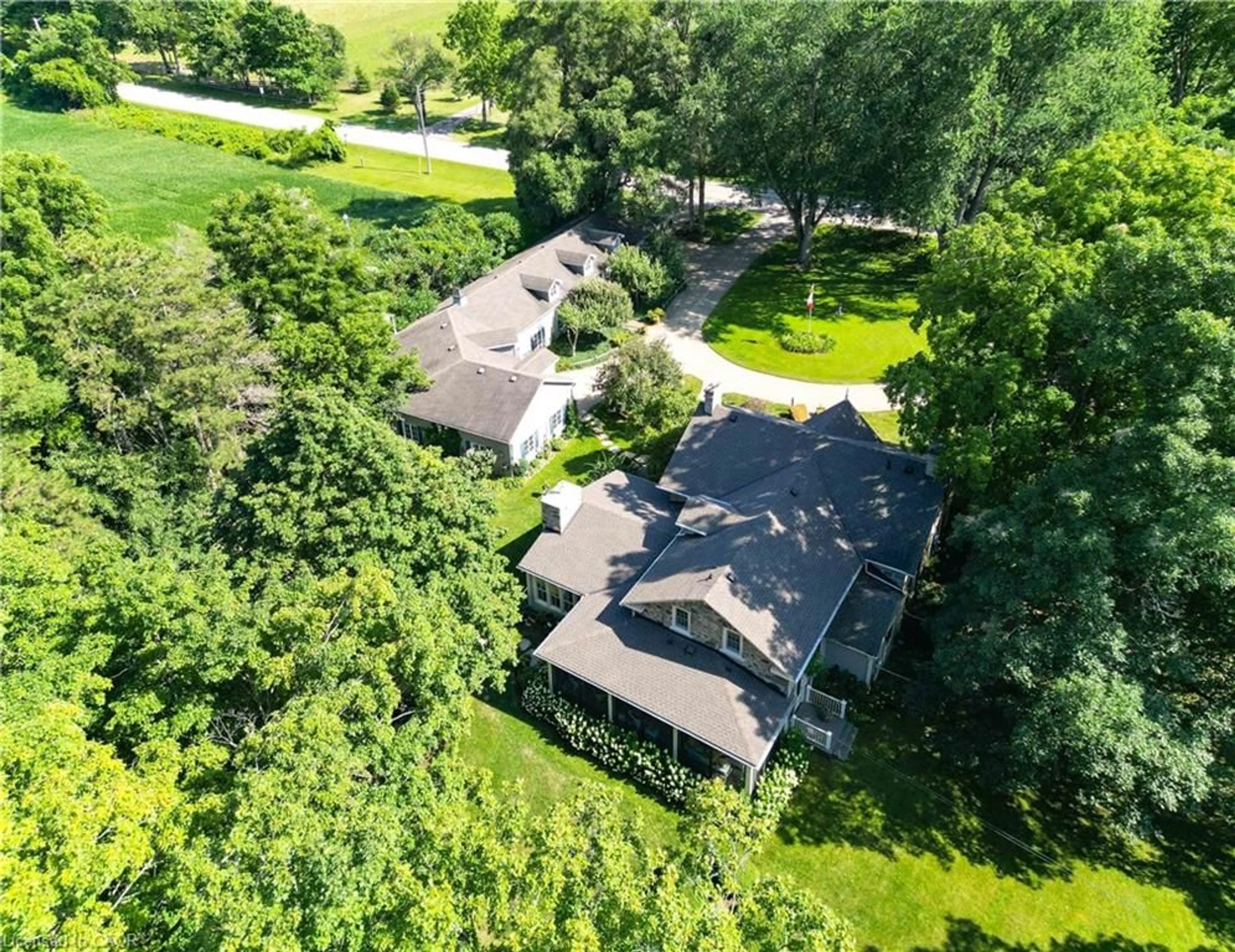 A pic from outside/outdoor area/front of a property/back of a property/a pic from drone, unknown for 2596 Alps Rd, Ayr Ontario N0B 1E0