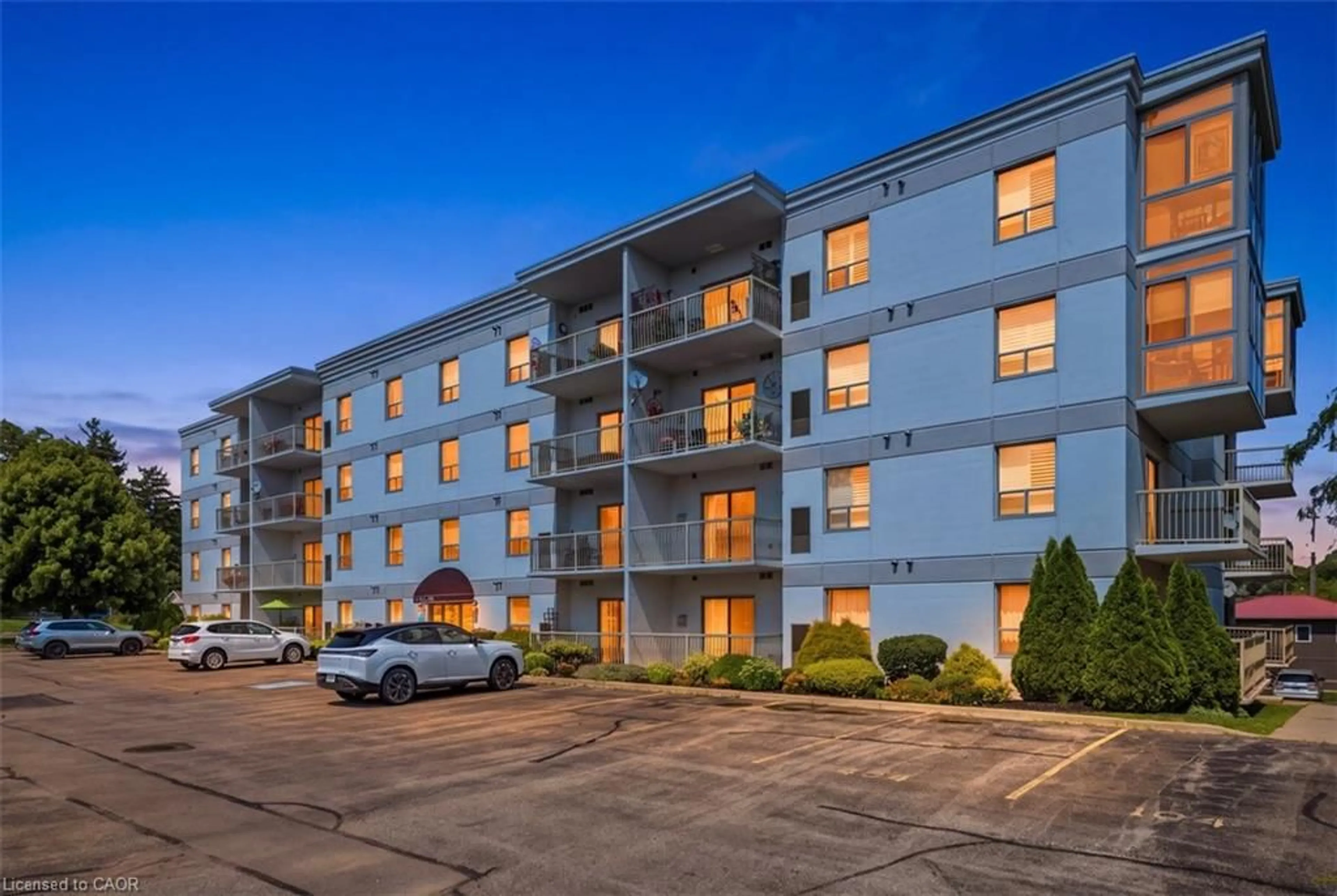 Patio, building for 12 St Andrew St #101, Port Dover Ontario N0A 1N1