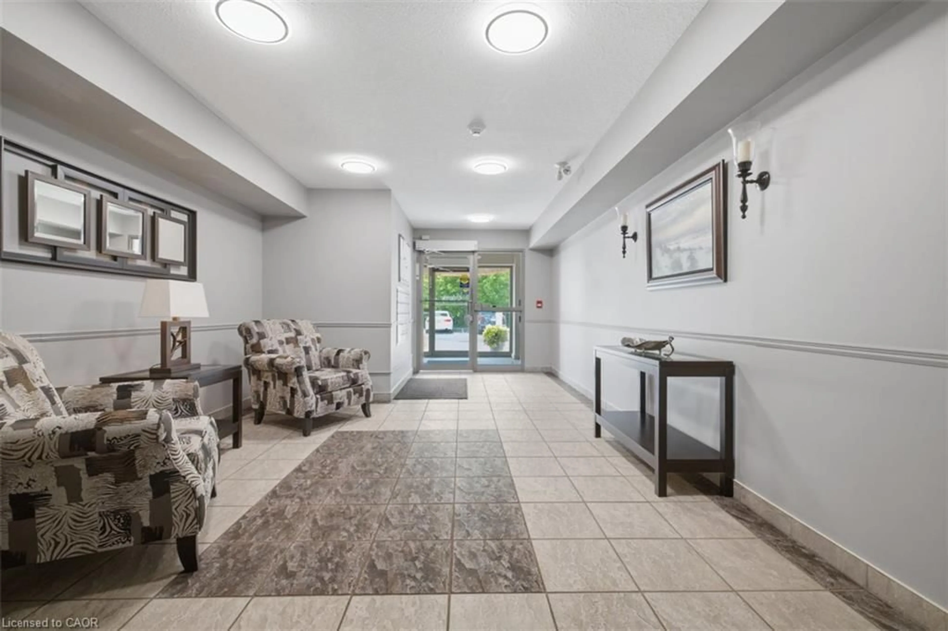 Indoor foyer for 12 St Andrew St #101, Port Dover Ontario N0A 1N1