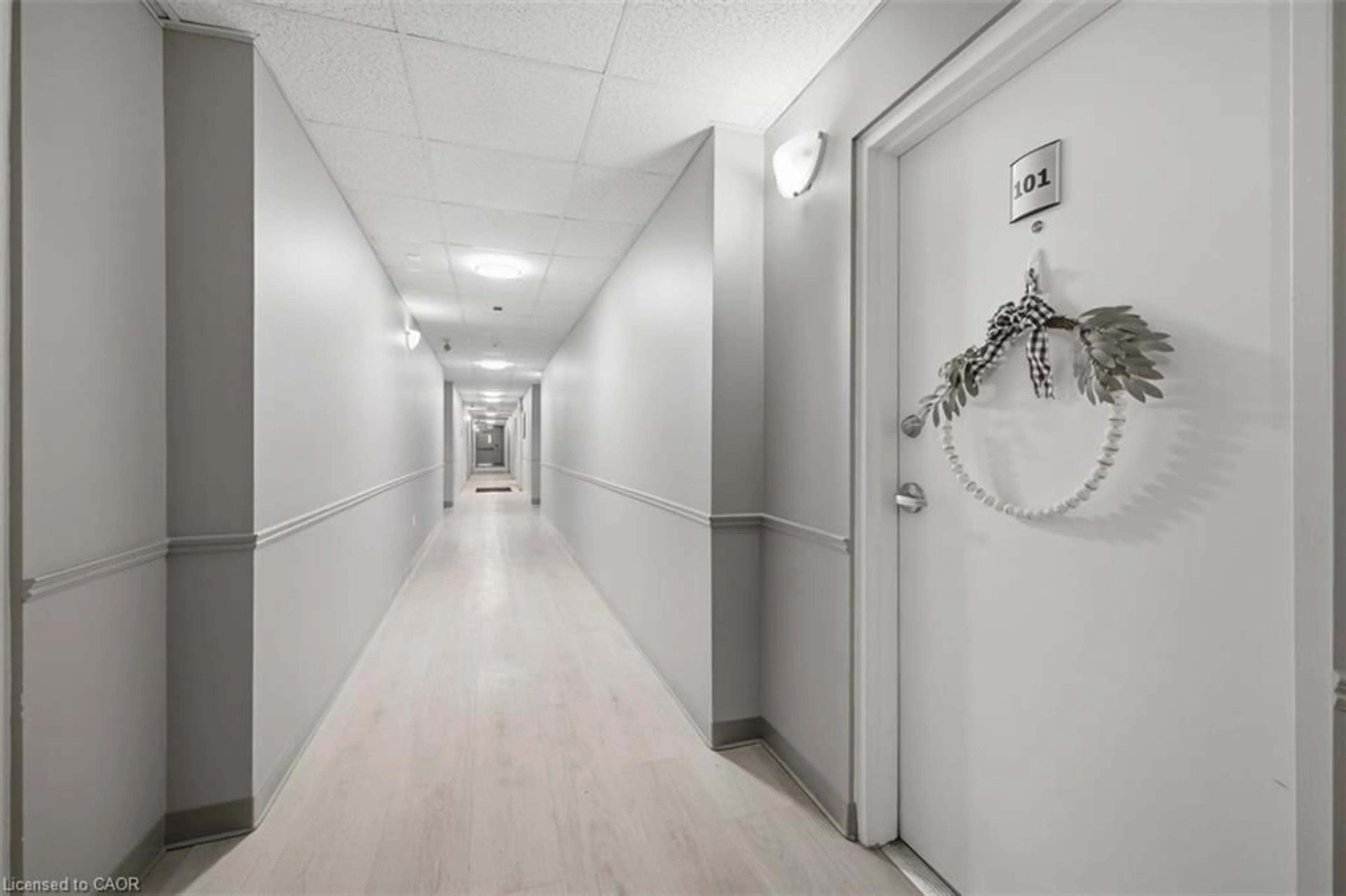 Indoor foyer for 12 St Andrew St #101, Port Dover Ontario N0A 1N1