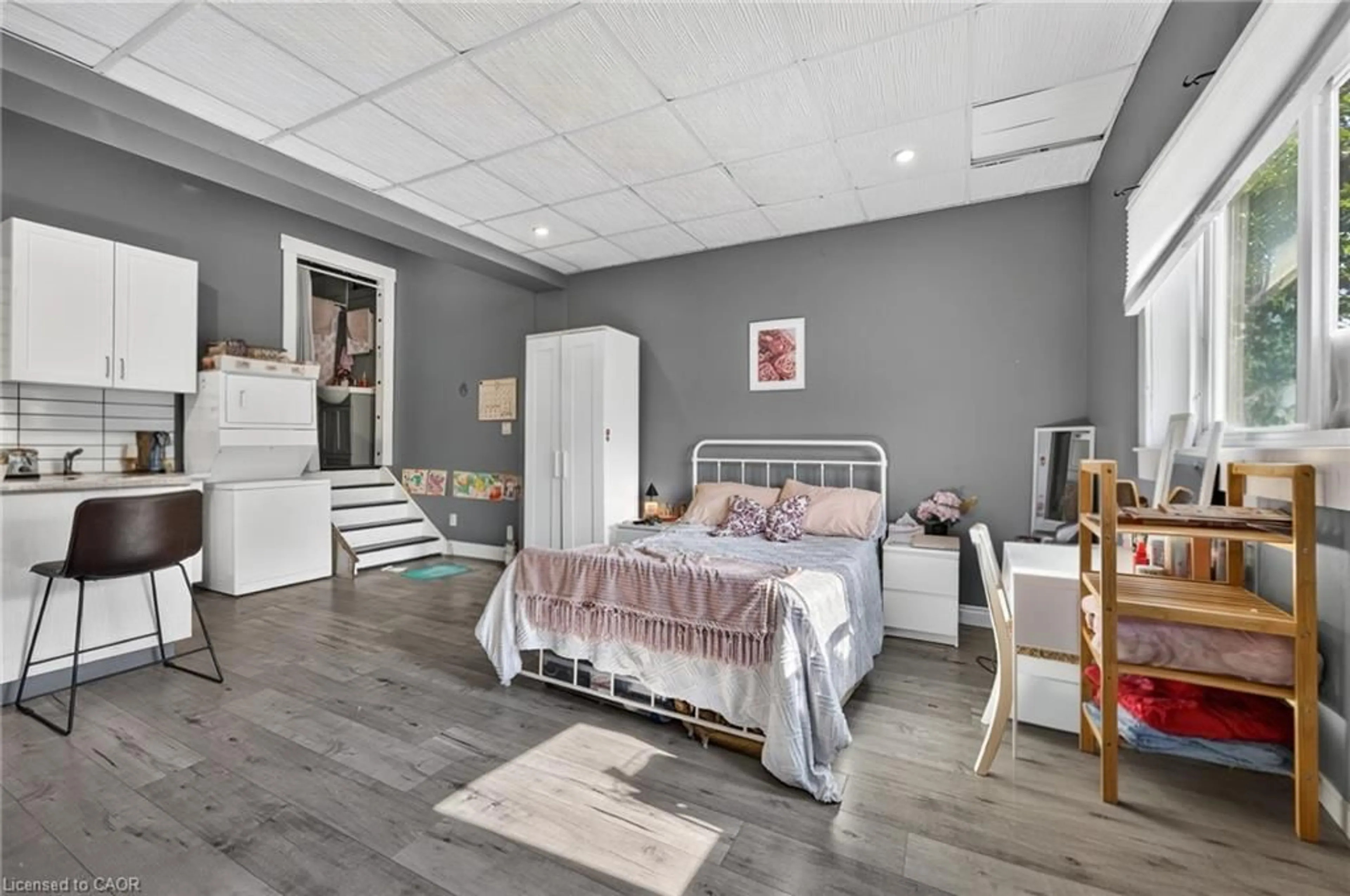 Bedroom with bed, unknown for 56 East 32nd St, Hamilton Ontario L8V 3R6