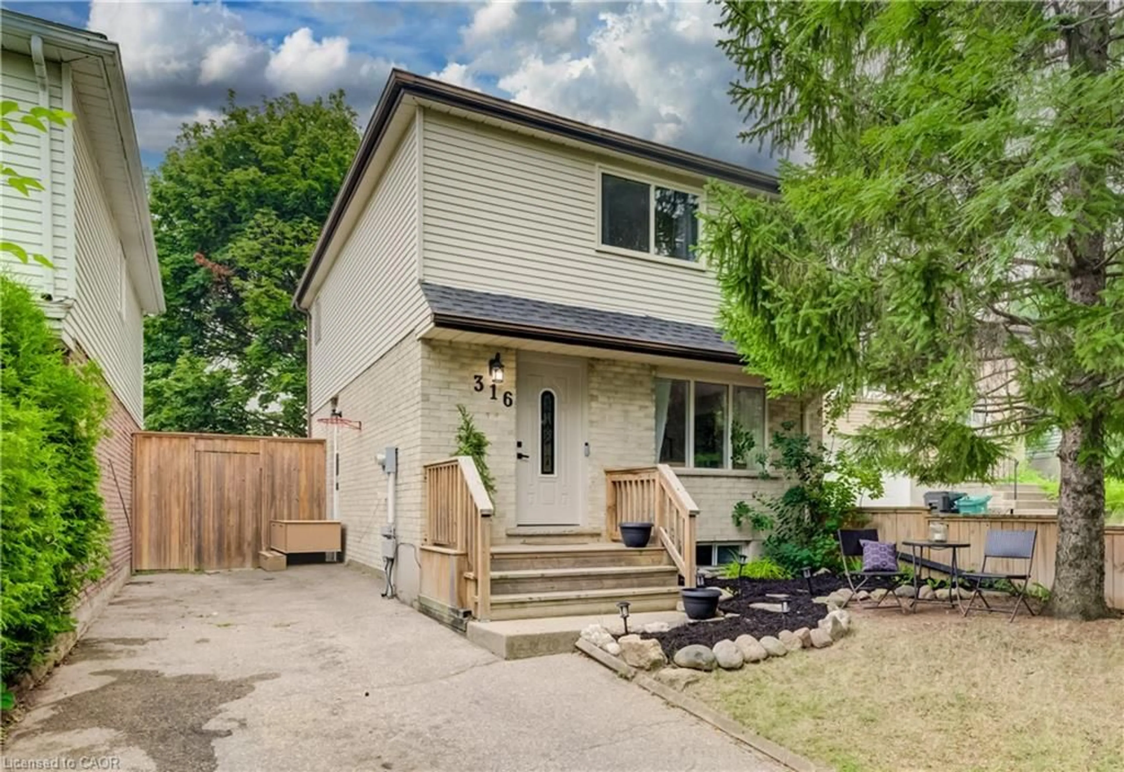Home with vinyl exterior material, street for 316 Ristau Pl, Kitchener Ontario N2E 3B2