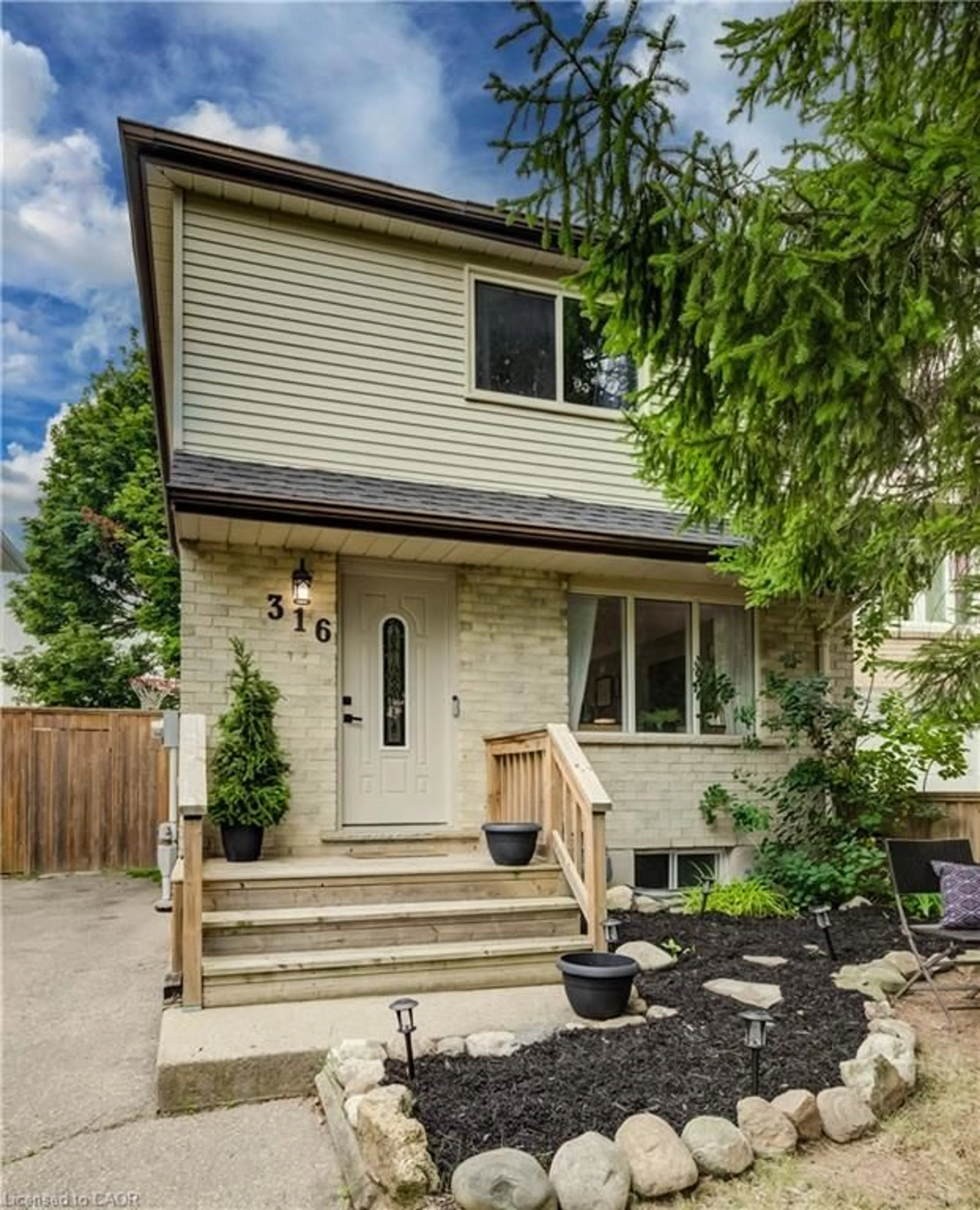 Home with brick exterior material, street for 316 Ristau Pl, Kitchener Ontario N2E 3B2