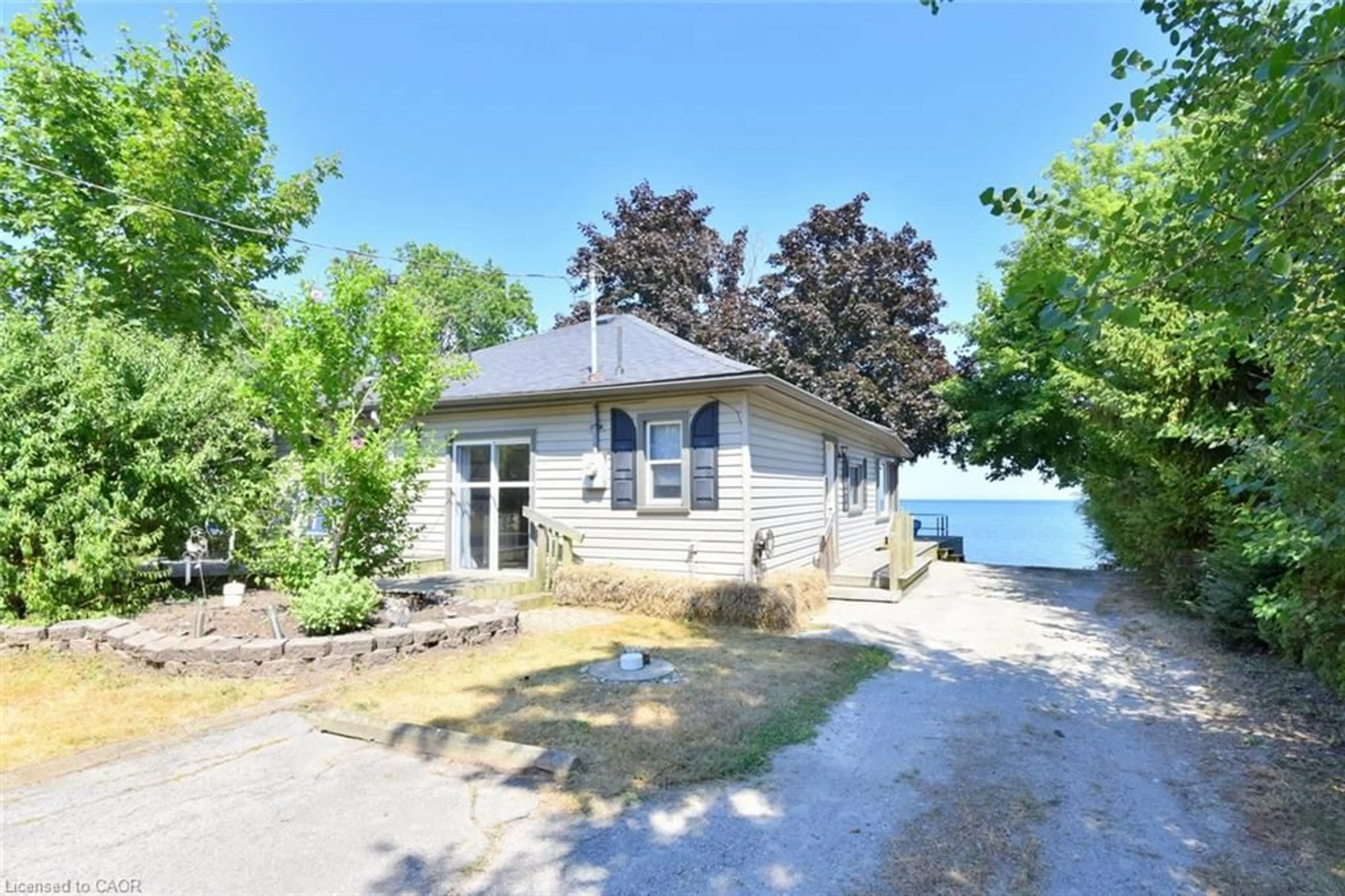 A pic from outside/outdoor area/front of a property/back of a property/a pic from drone, unknown for 32 Hamdun Lane, Selkirk Ontario N0A 1P0