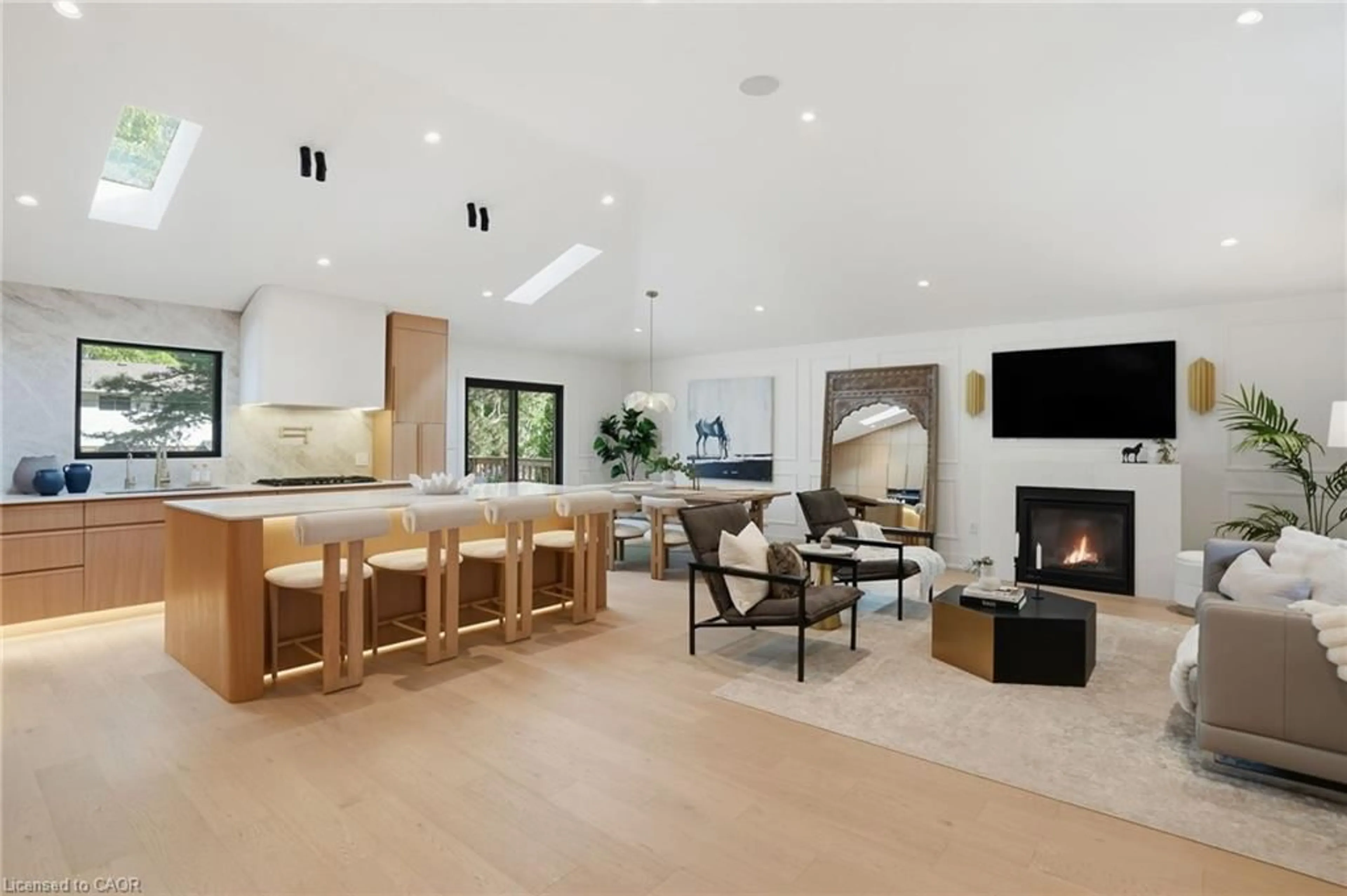 Open concept kitchen, unknown for 345 Rankin Dr, Burlington Ontario L7N 2B2