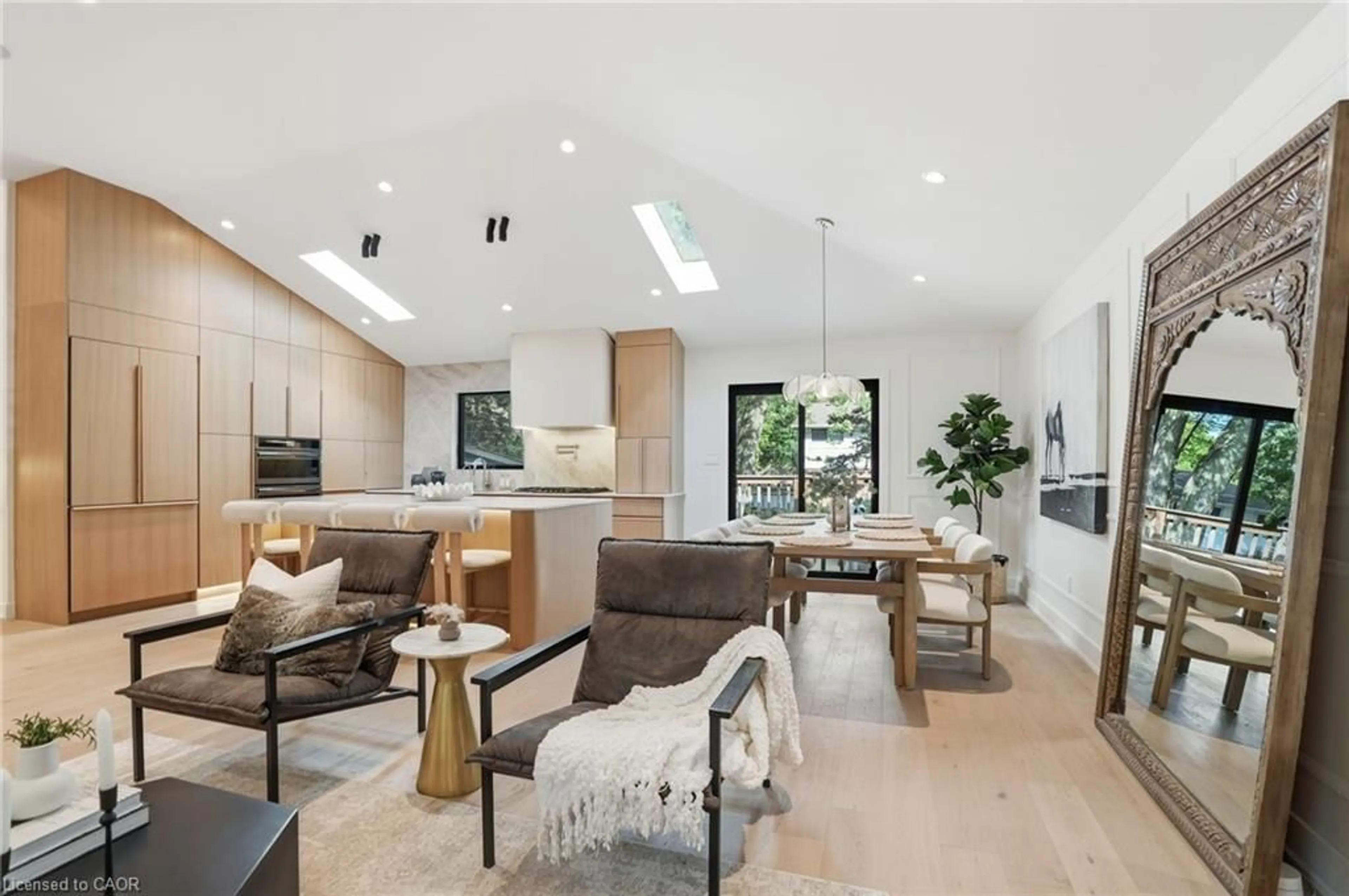 Open concept kitchen, unknown for 345 Rankin Dr, Burlington Ontario L7N 2B2