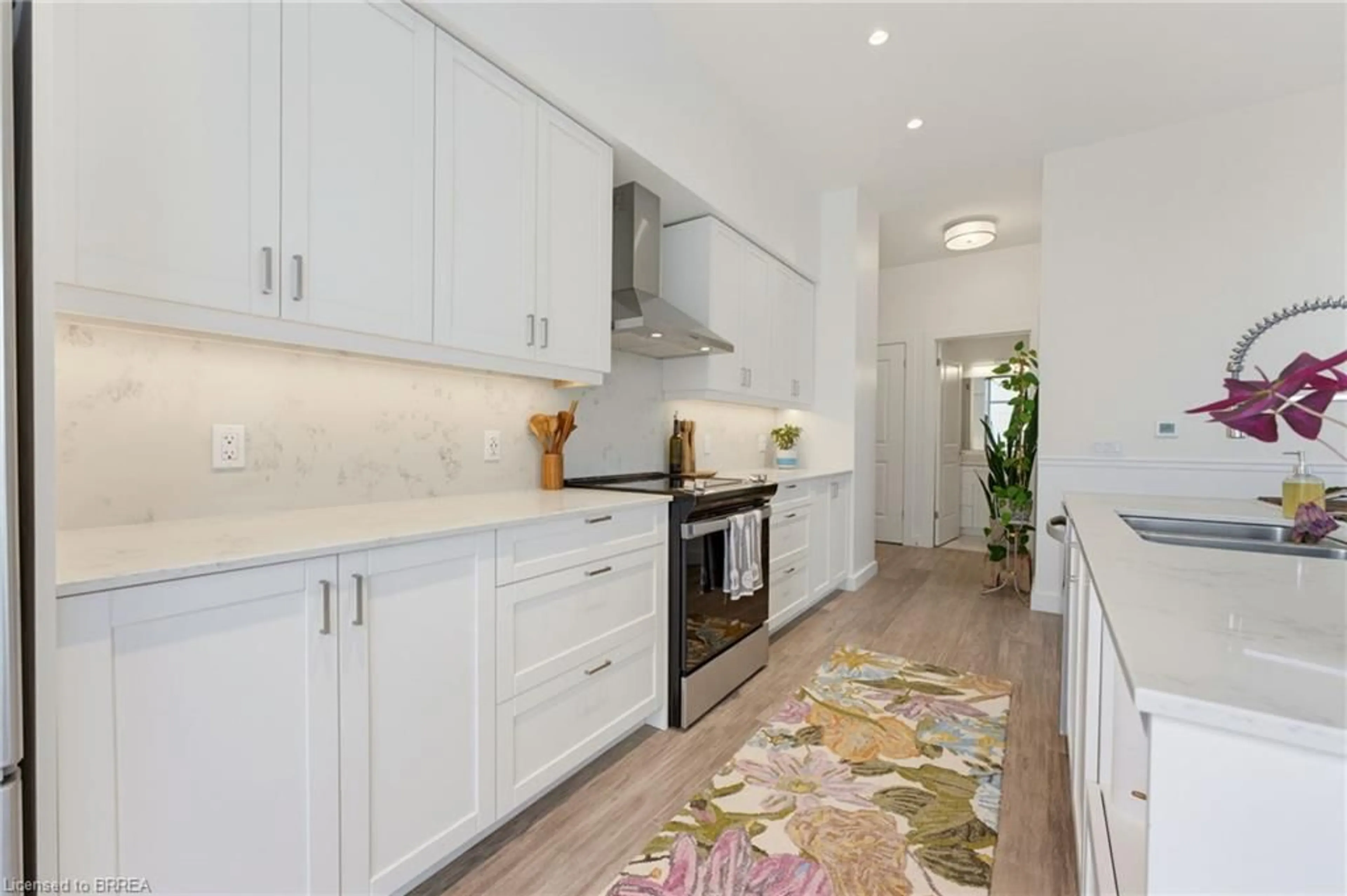 Open concept kitchen, ceramic/tile floor for 50 Grand Ave #1802, Cambridge Ontario N1S 0C2
