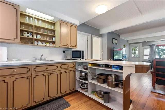 37 Woodstock Ave, Long Point 5