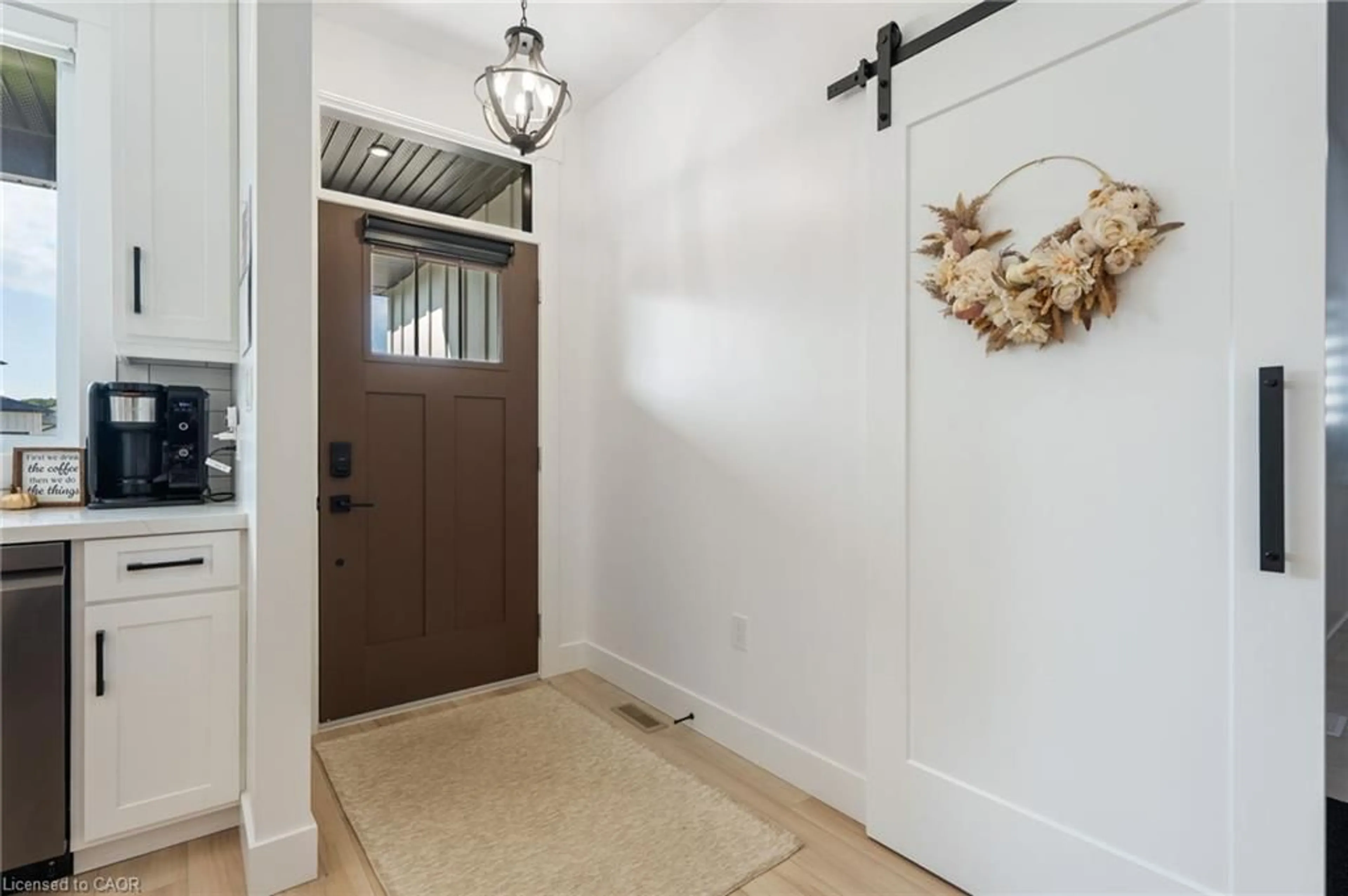 Indoor entryway for 9 Macneil Crt, Port Burwell Ontario N0J 1T0