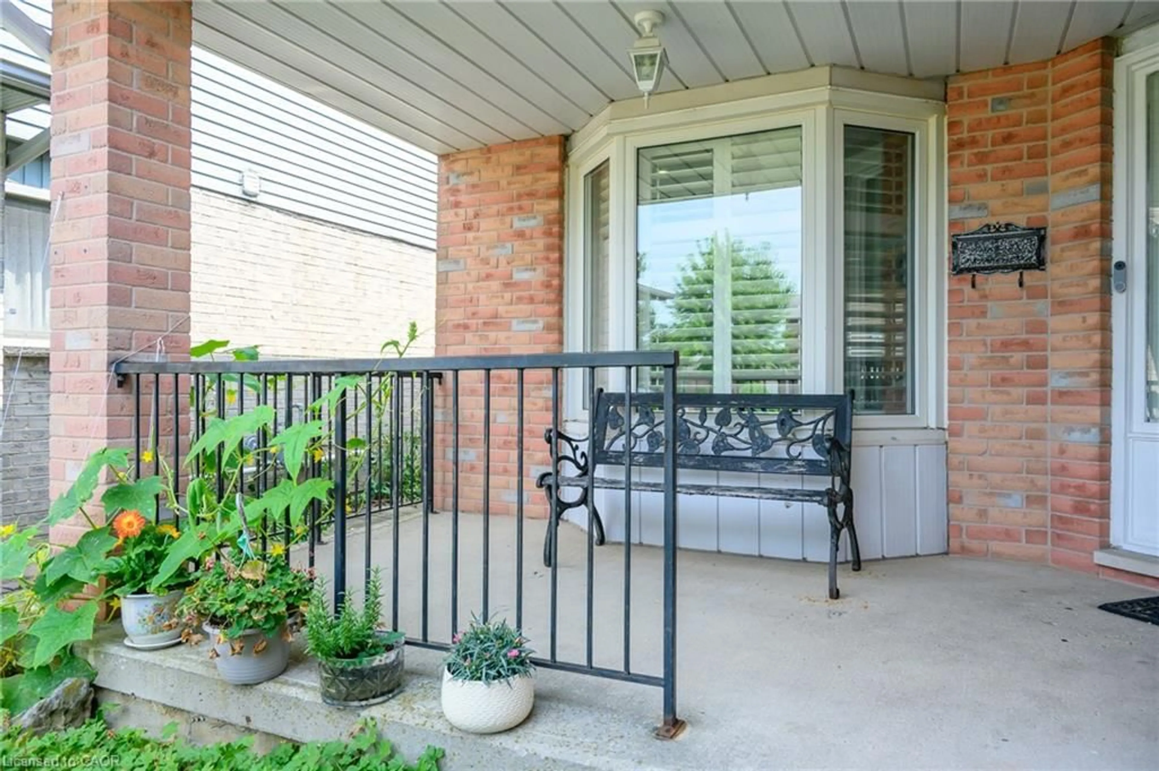 Patio, street for 245 Acadia Dr, Hamilton Ontario L8W 3L1