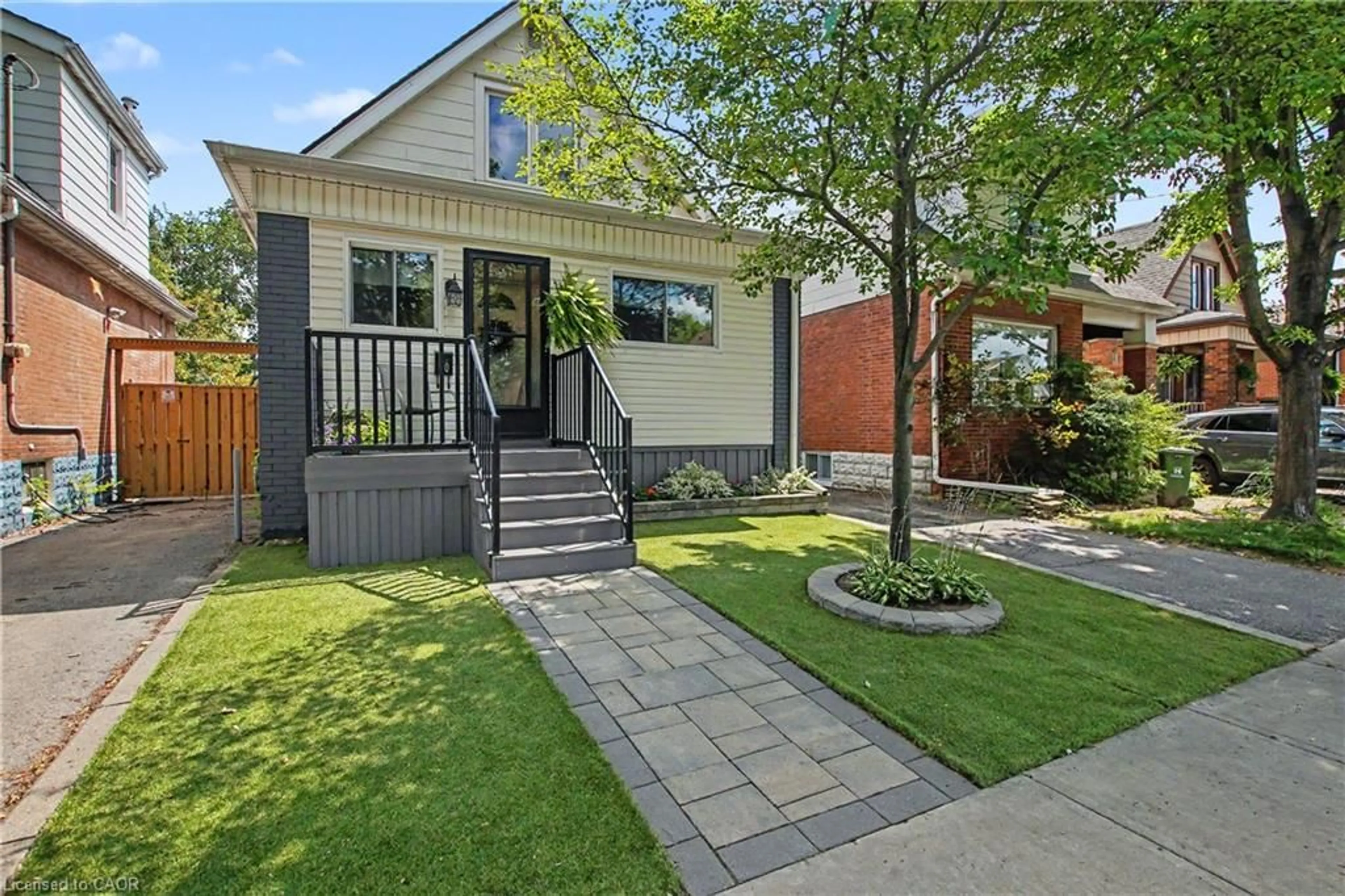 Home with brick exterior material, street for 20 Cope St, Hamilton Ontario L8H 5A9