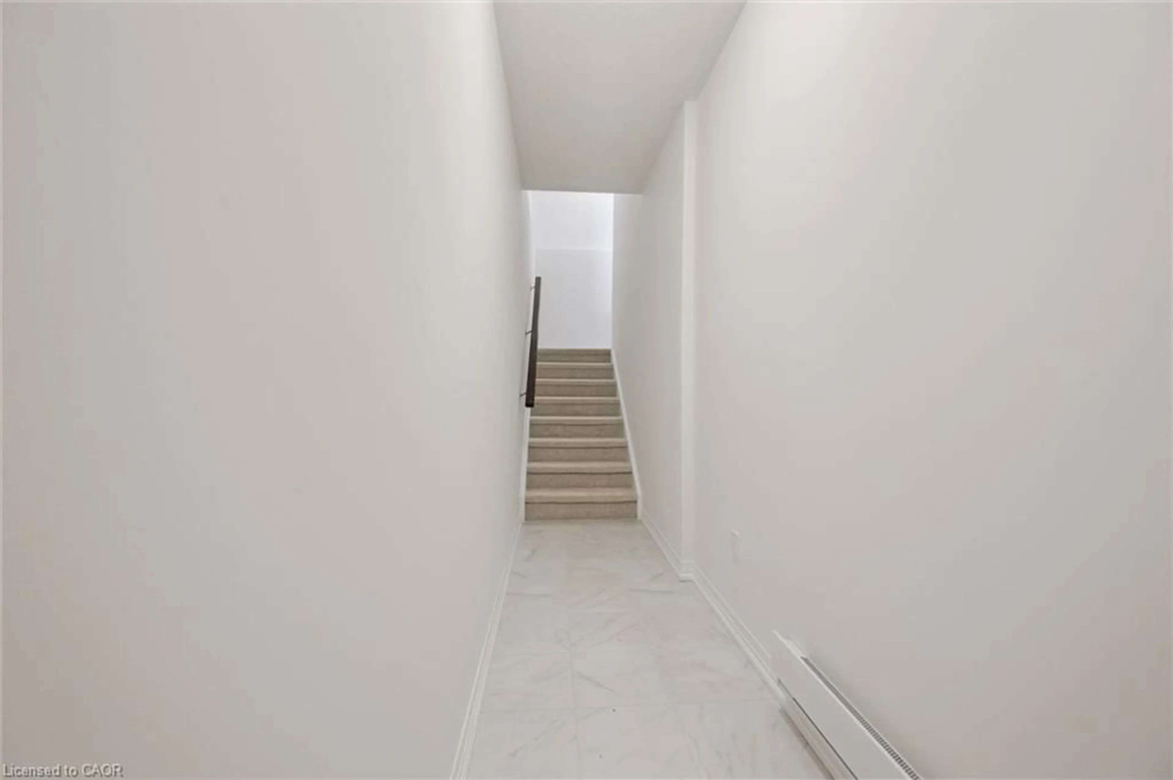 Stairs for 525 Erinbrook Dr #B047, Kitchener Ontario N2E 0L4