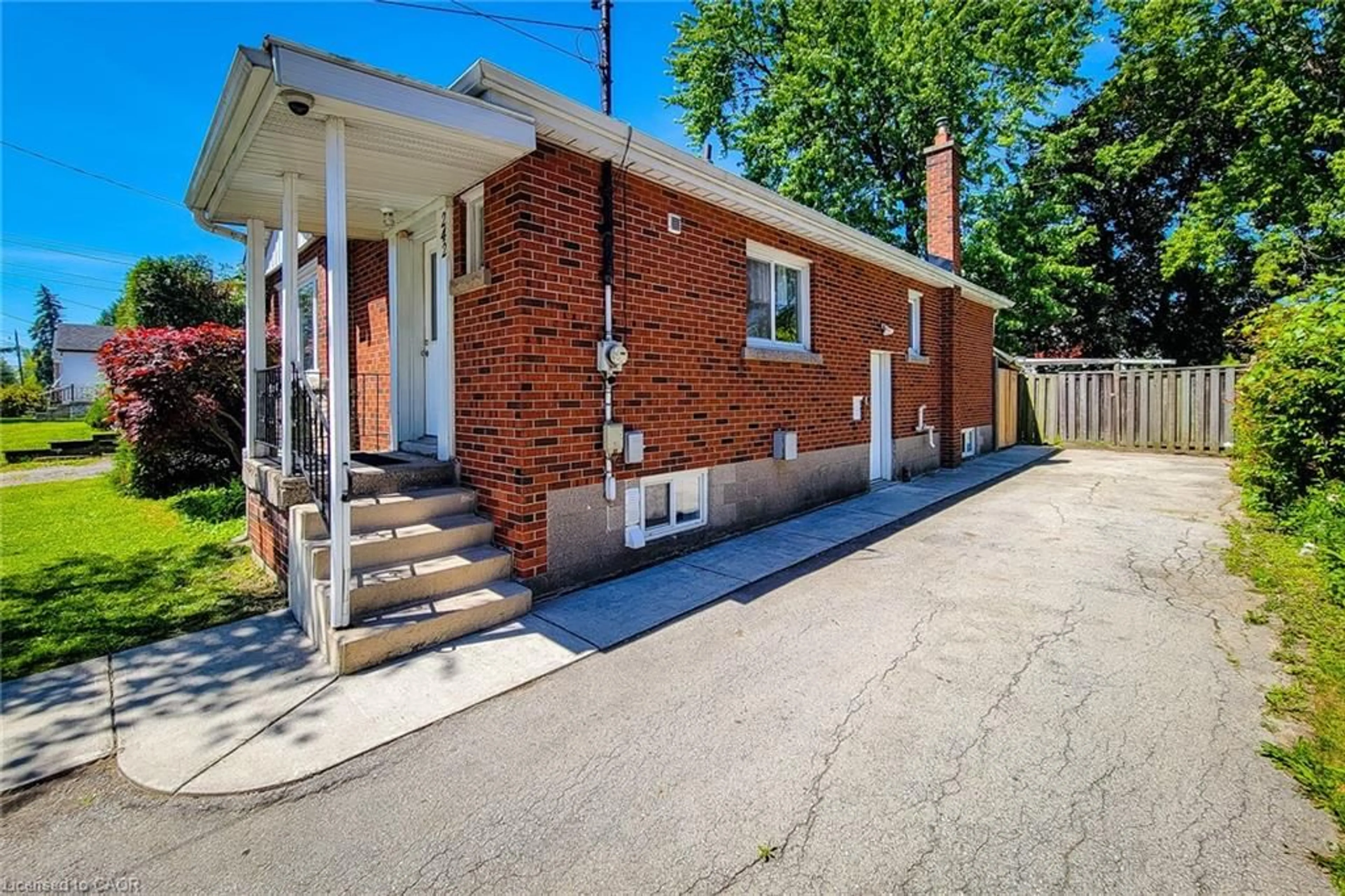 Unknown for 242 West 2nd St, Hamilton Ontario L9C 3G5