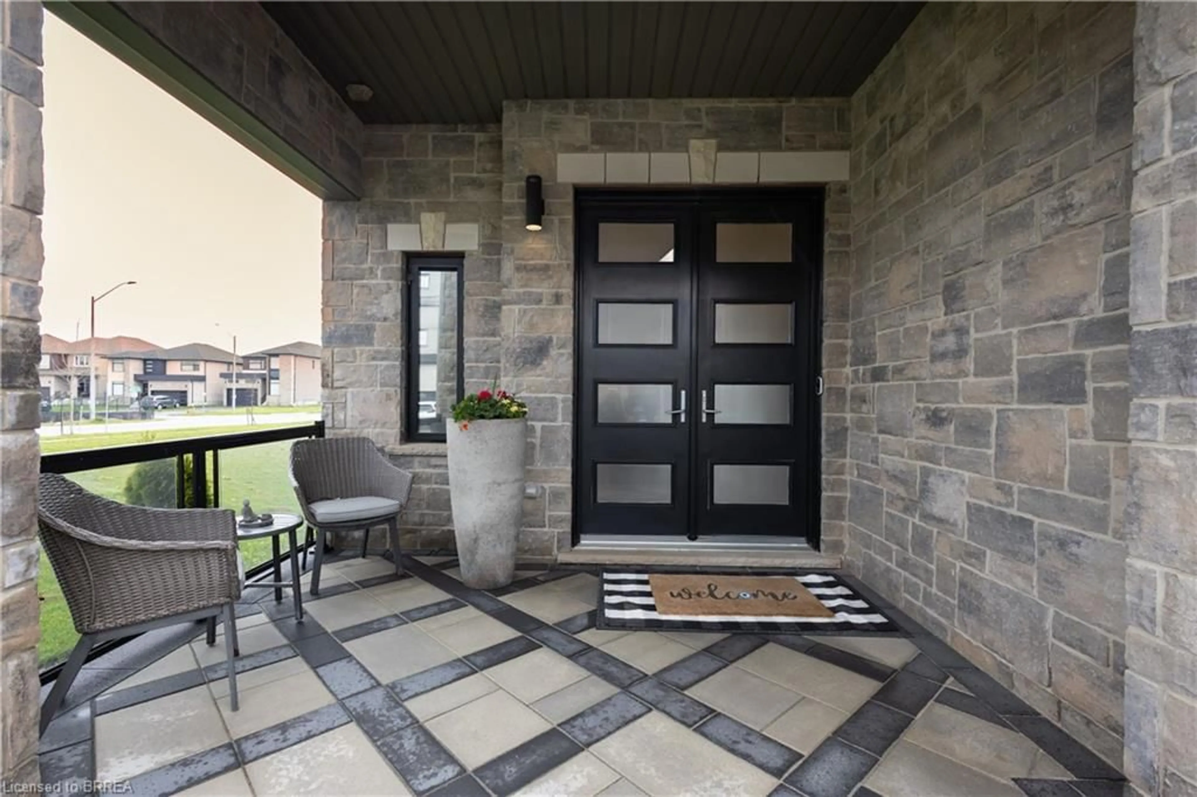 Indoor entryway for 76 Grandville Cir, Paris Ontario N3L 0J5