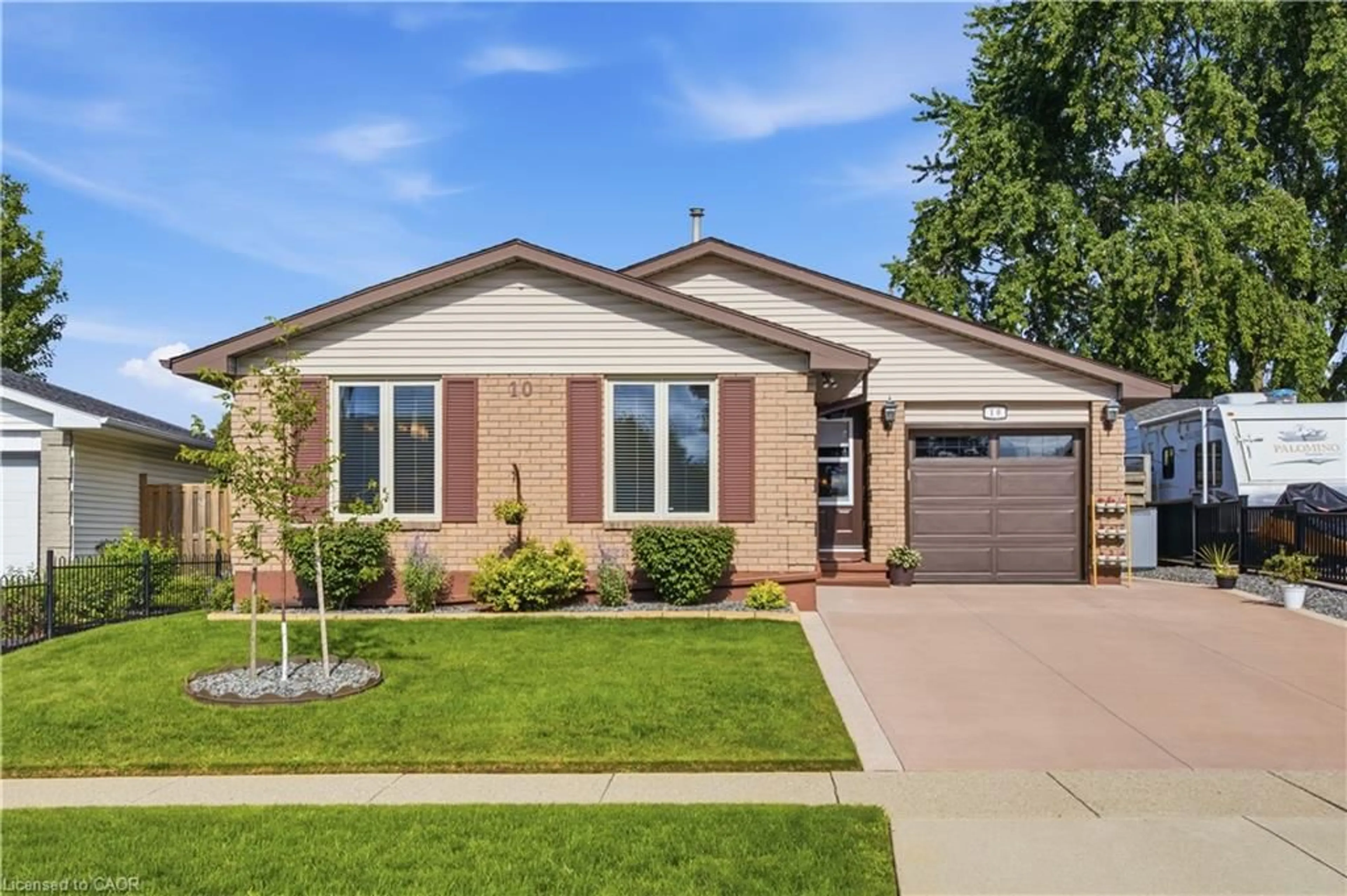 Home with brick exterior material, street for 10 Macatee Pl, Cambridge Ontario N1R 6Z8