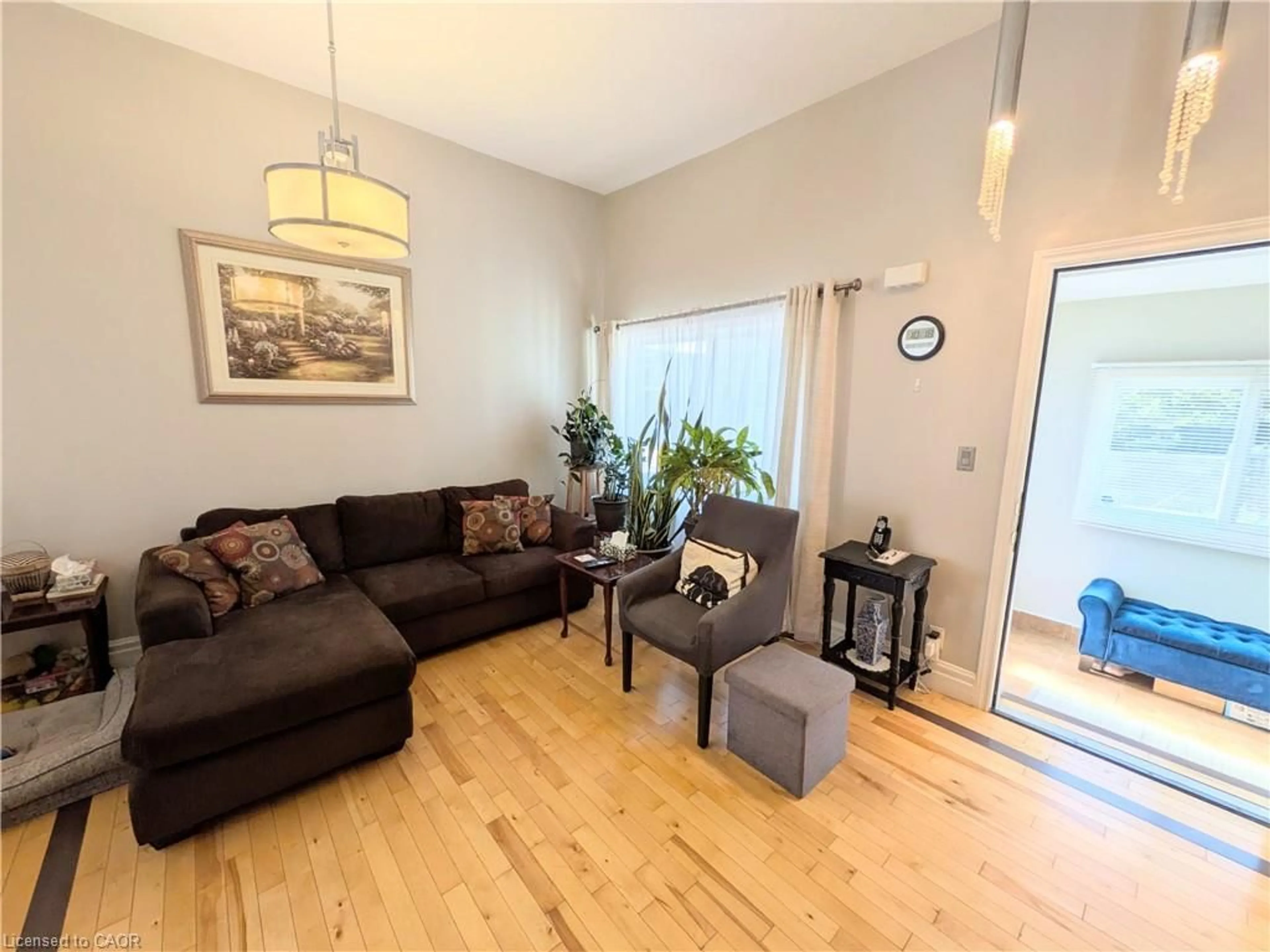 Living room with furniture, unknown for 7 Campbell Ave, Hamilton Ontario L8L 2M7