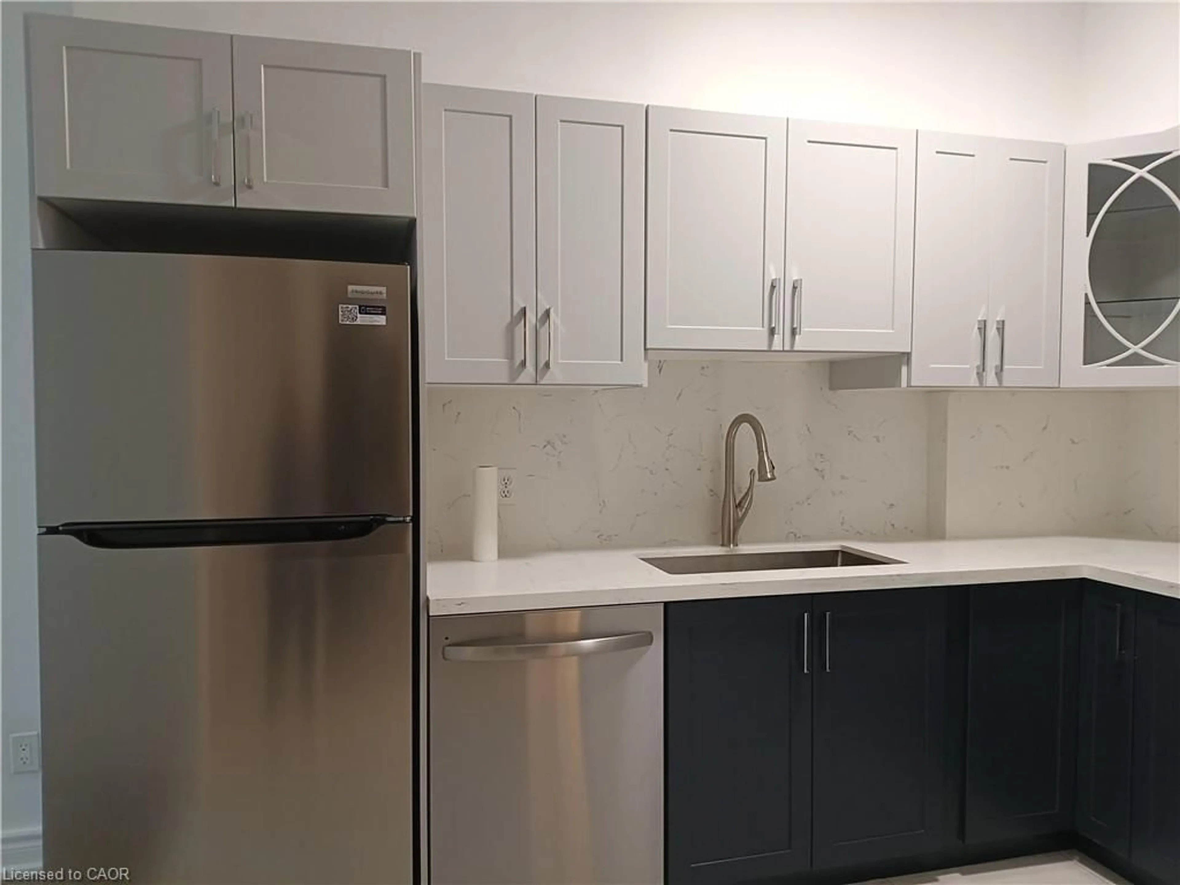 Standard kitchen, unknown for 3055 Elmcreek Rd #5, Mississauga Ontario L5B 4J9