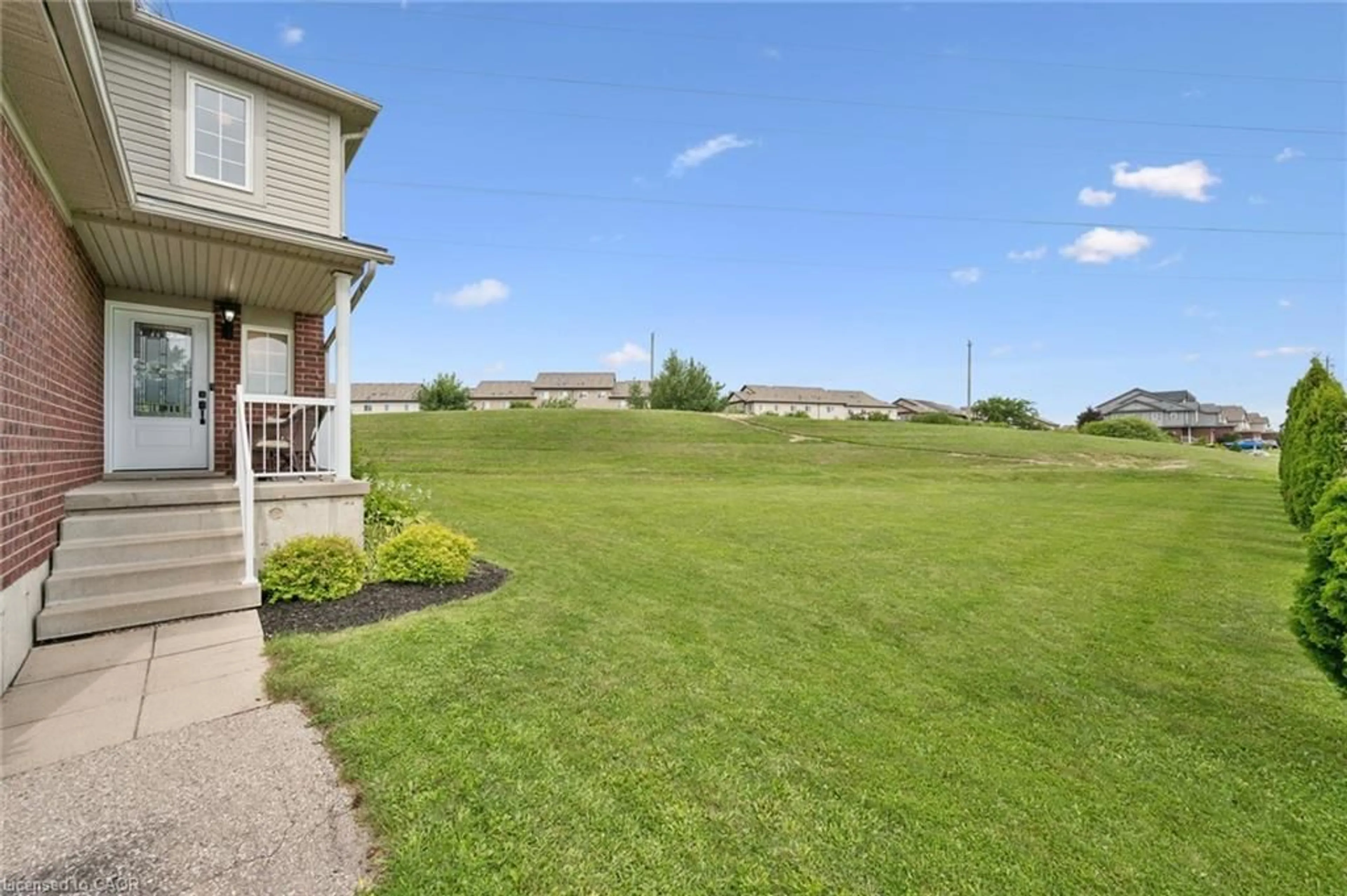 A pic from outside/outdoor area/front of a property/back of a property/a pic from drone, water/lake/river/ocean view for 308 Parkvale Dr, Kitchener Ontario N2R 1Y7
