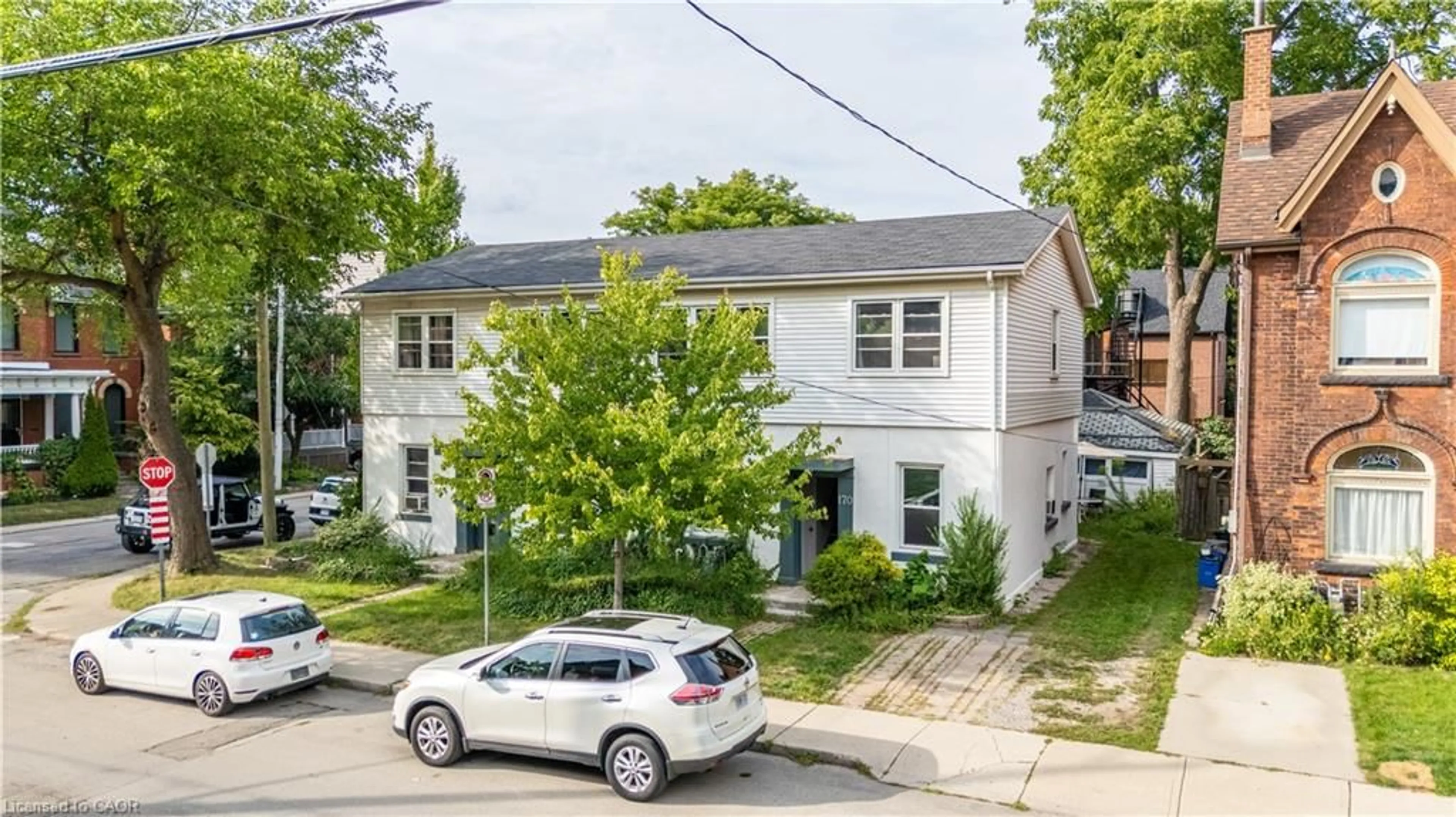A pic from outside/outdoor area/front of a property/back of a property/a pic from drone, street for 170-172 Markland St, Hamilton Ontario L8P 2K5
