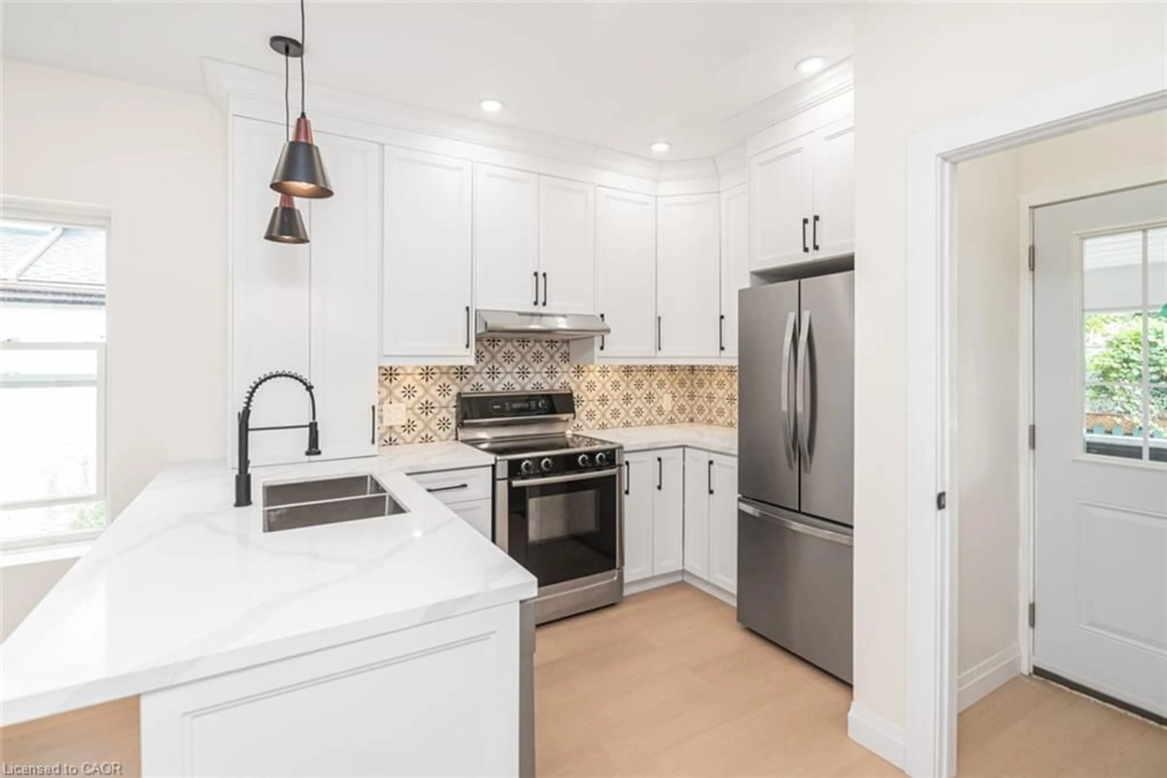 Open concept kitchen, ceramic/tile floor for 203 Brock St, Brantford Ontario N3S 5W8