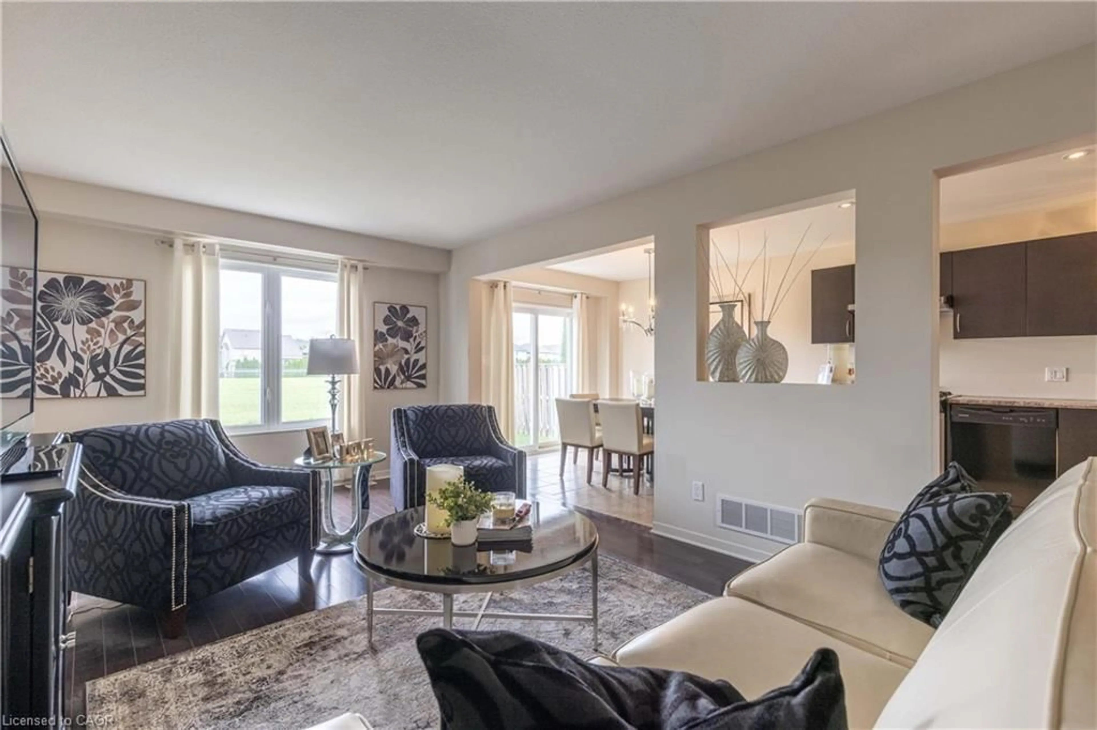 Living room with furniture, unknown for 8625 Upper Canada Dr, Niagara Falls Ontario L2G 0H8