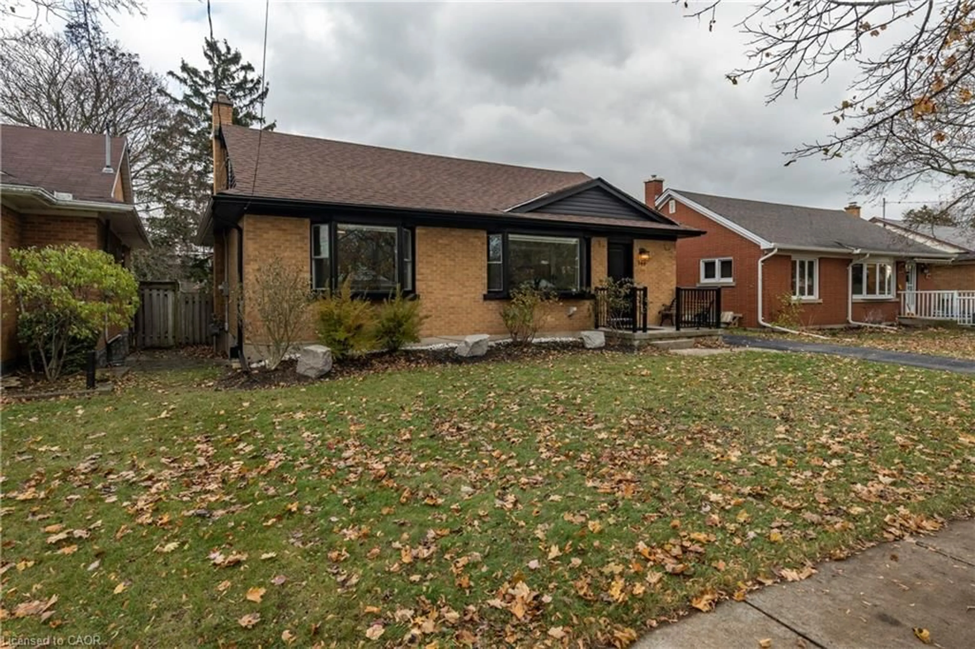 Home with brick exterior material, street for 266 Melrose Ave, Kitchener Ontario N2H 2C1
